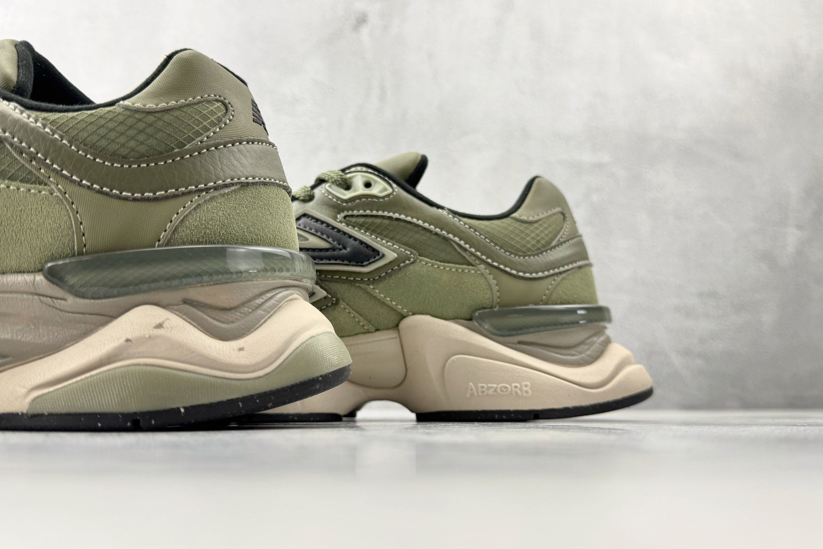 New Balance 9060