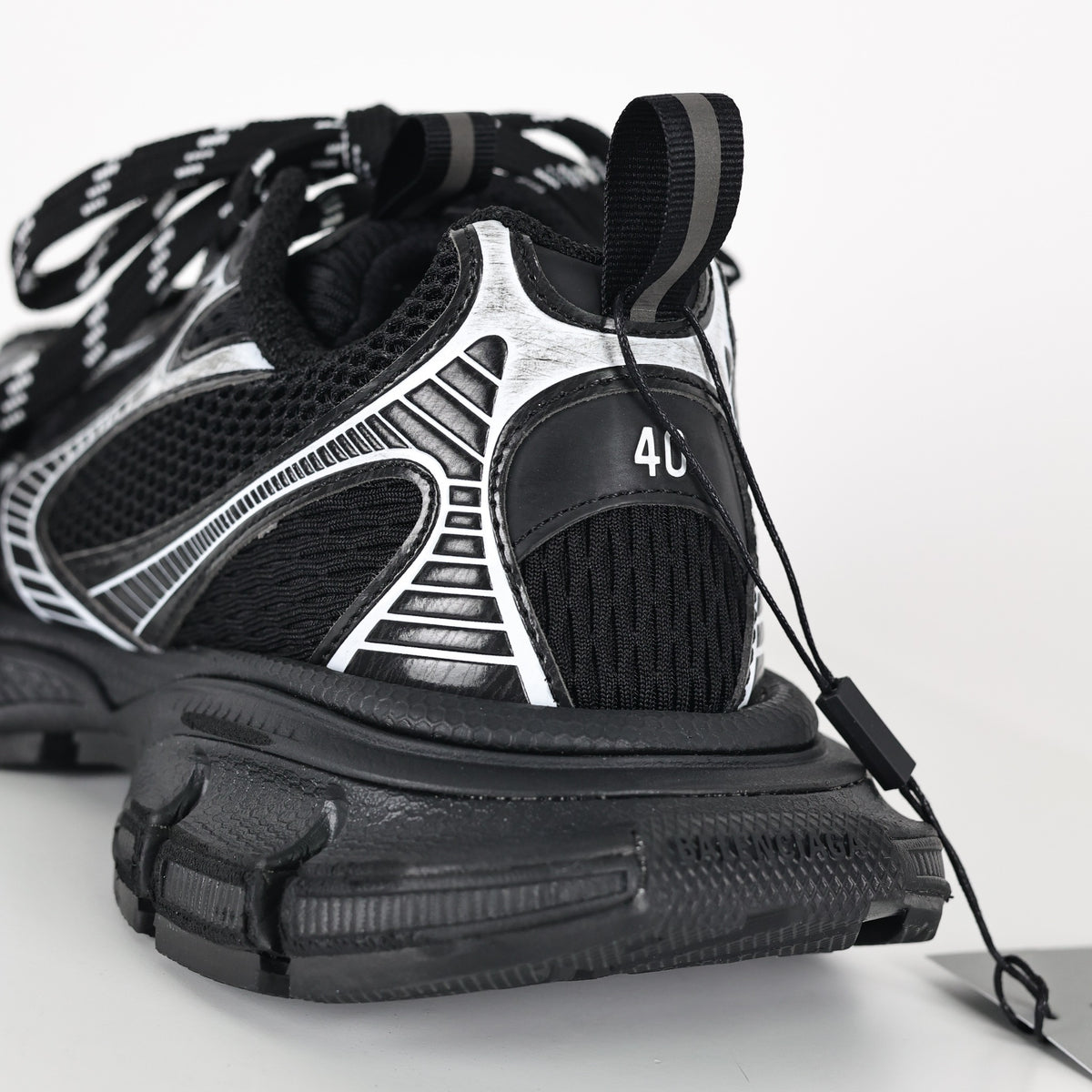 Balenciaga 3XL Extreme Laces B - detalhe traseiro
