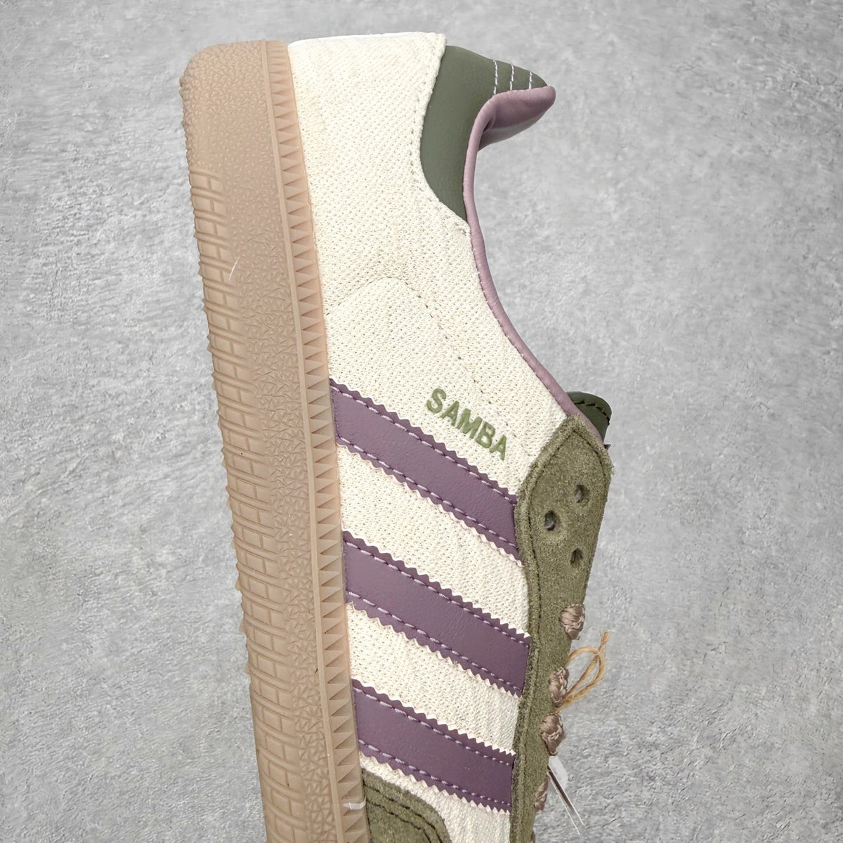 Adidas Samba OG 'Legacy Purple Olive Strata' - detalhe