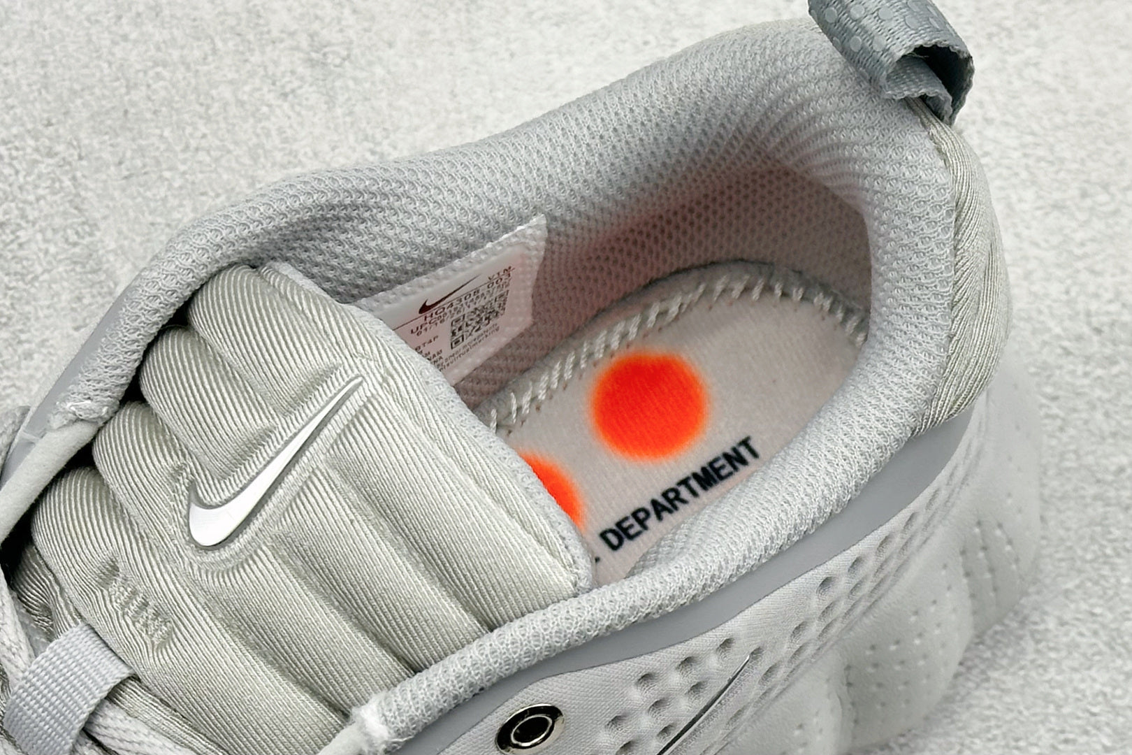 NIKE MIND 002