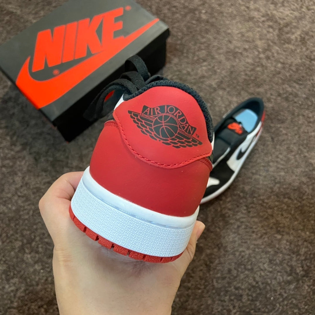 NIKE AIR JORDAN 1 LOW 'BLACK TOE'