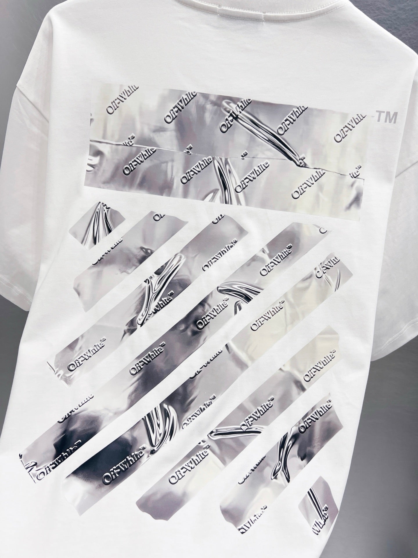 Camiseta OFF-WHITE (Oversized)