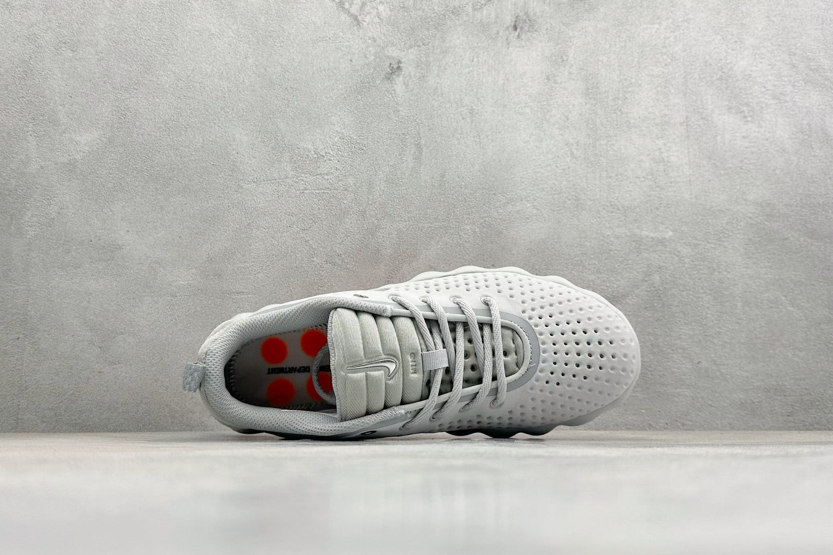 NIKE MIND 002