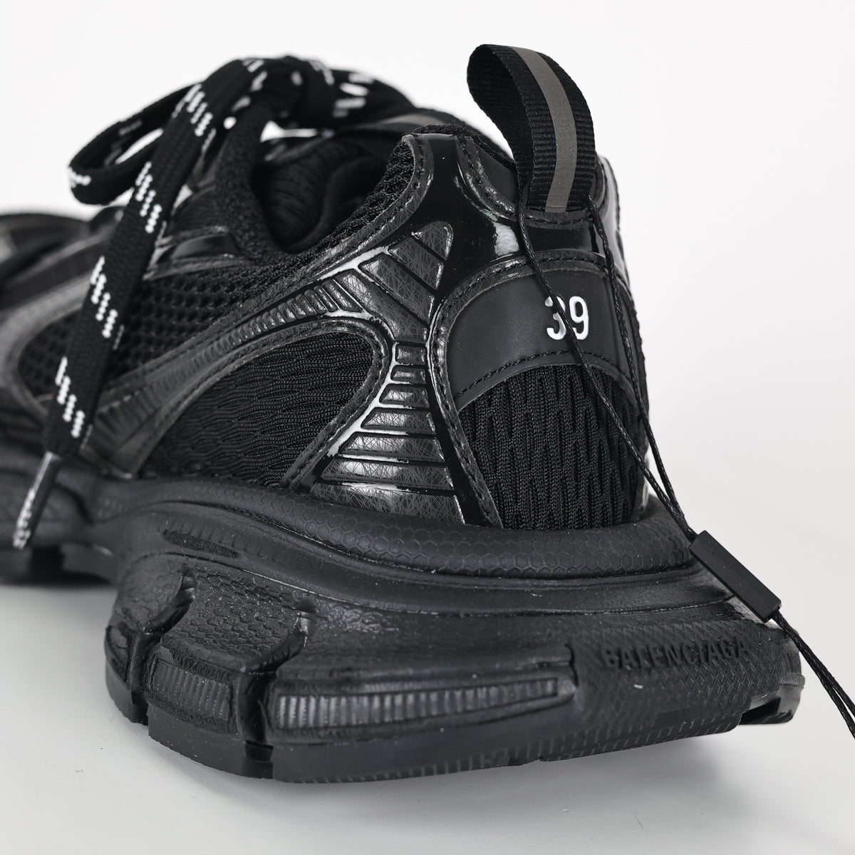 Balenciaga 3XL Extreme Lace - detalhe traseiro