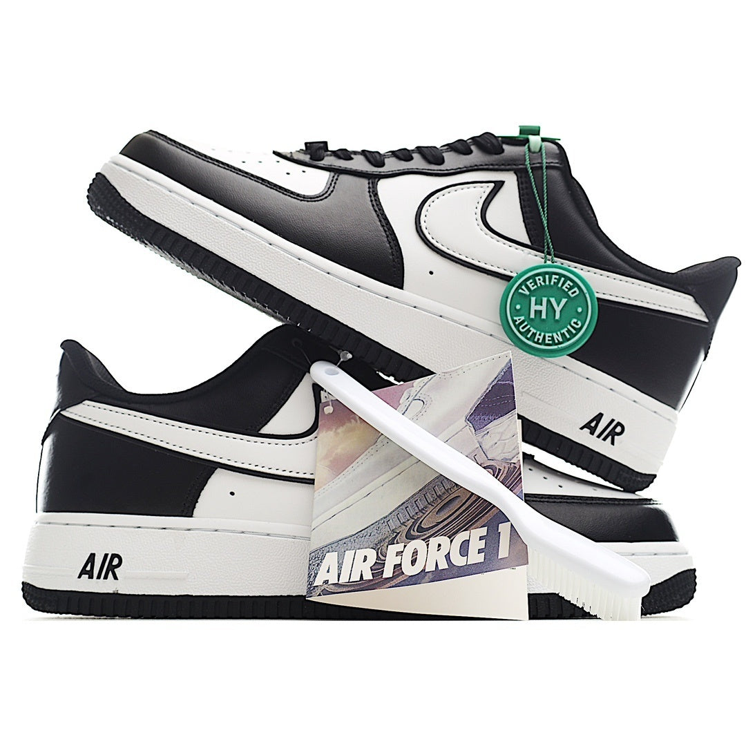 NIKE AIR FORCE 1 LOW PANDA