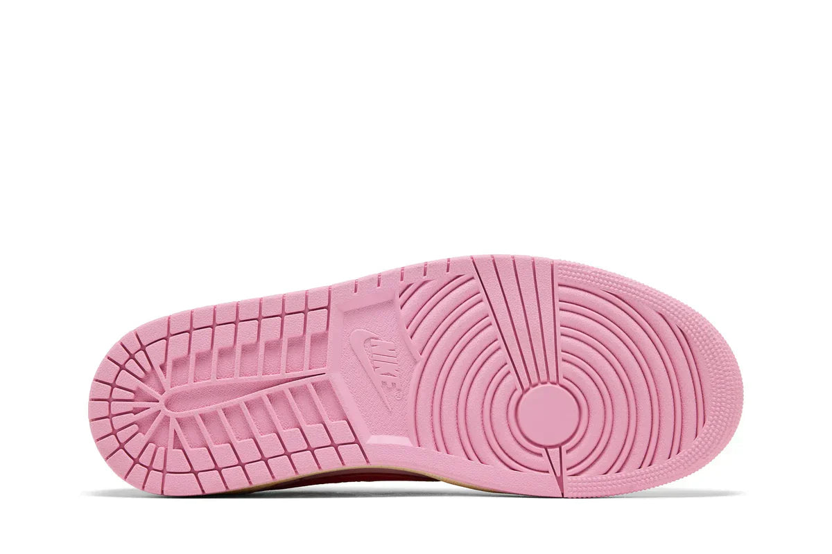 NIKE AIR JORDAN 1 LOW x TRAVIS SCOTT ‘SHY PINK’