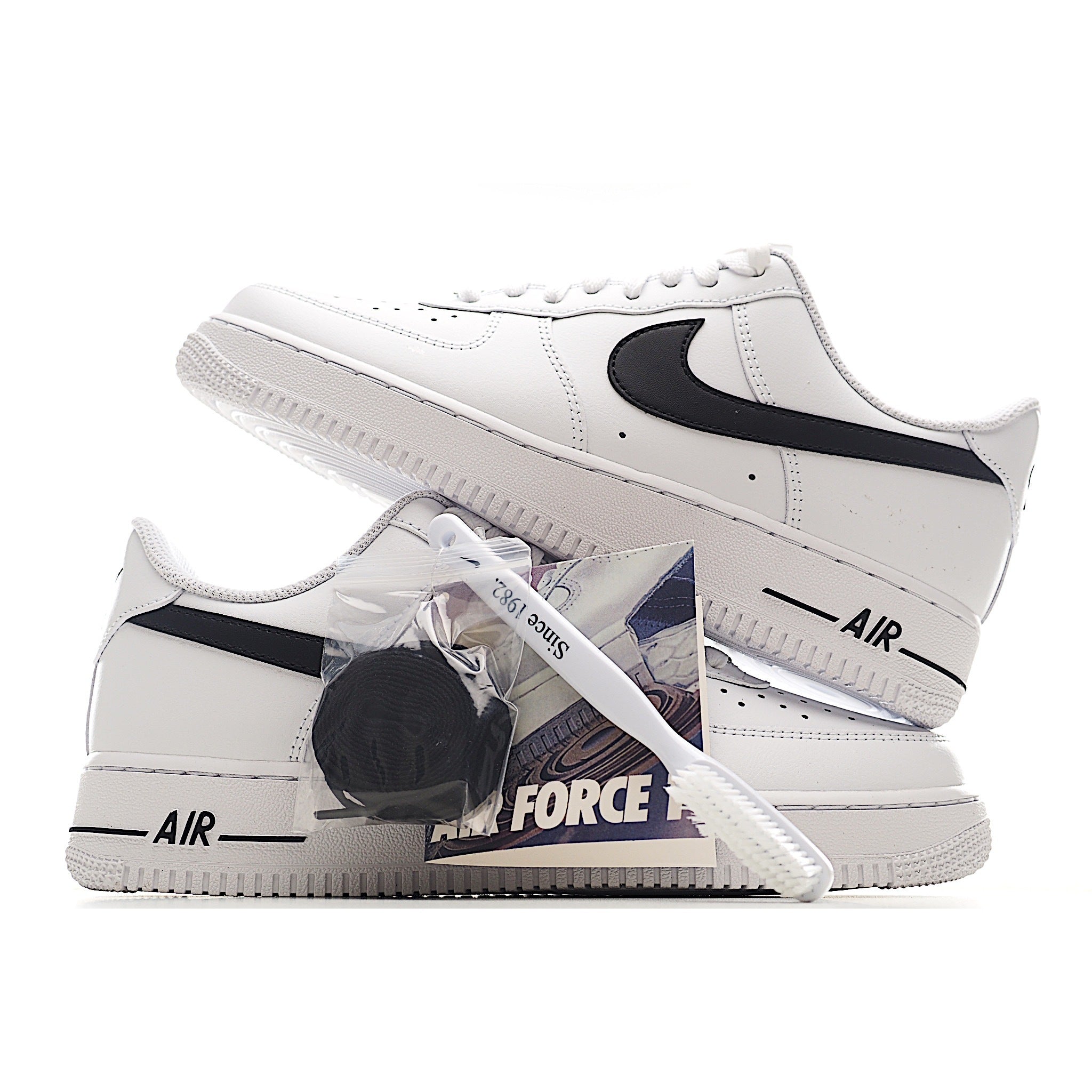 NIKE AIR FORCE 1 LOW 'WHITE & BLACK'