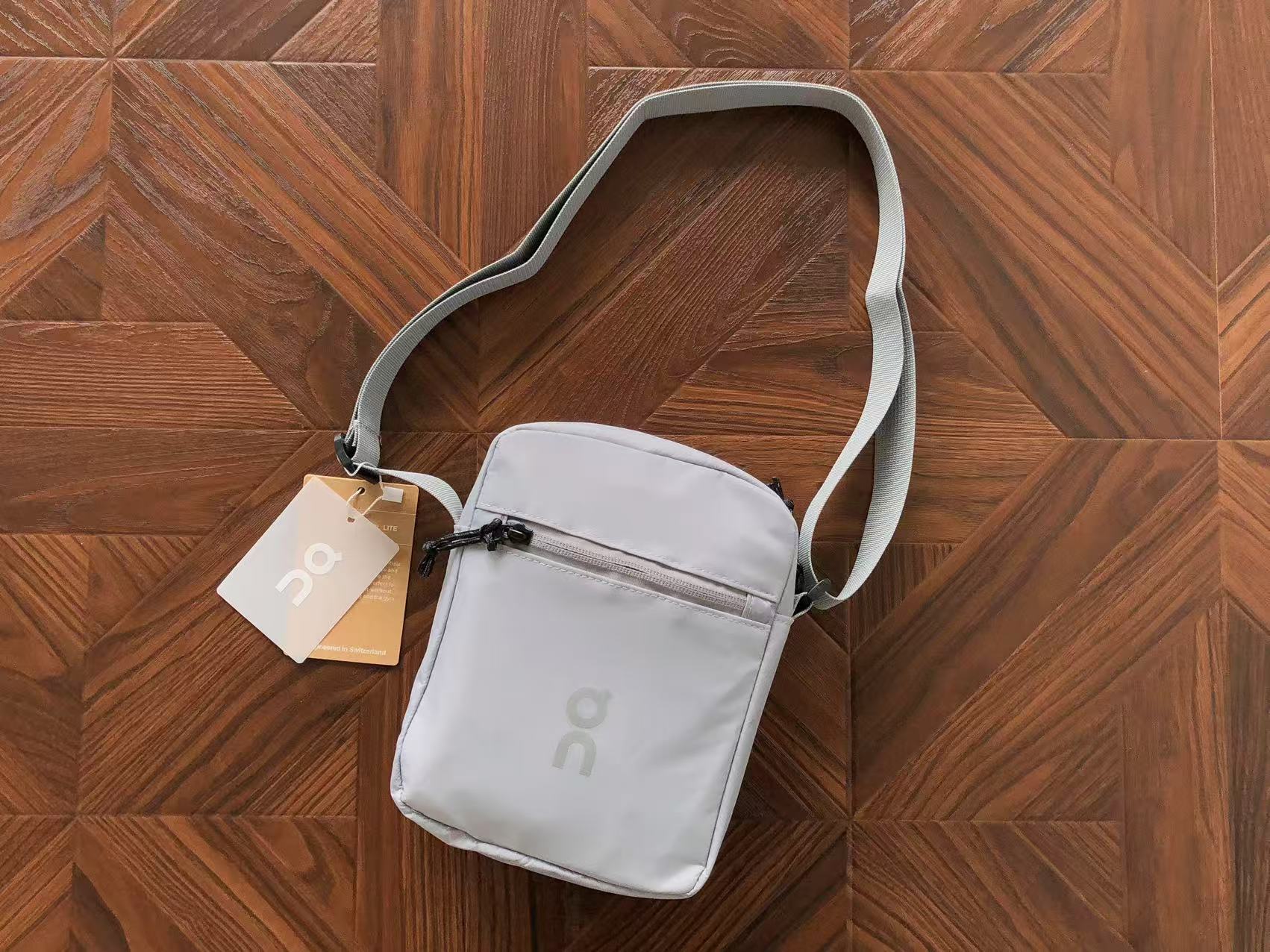 BAG ON RUNNING
