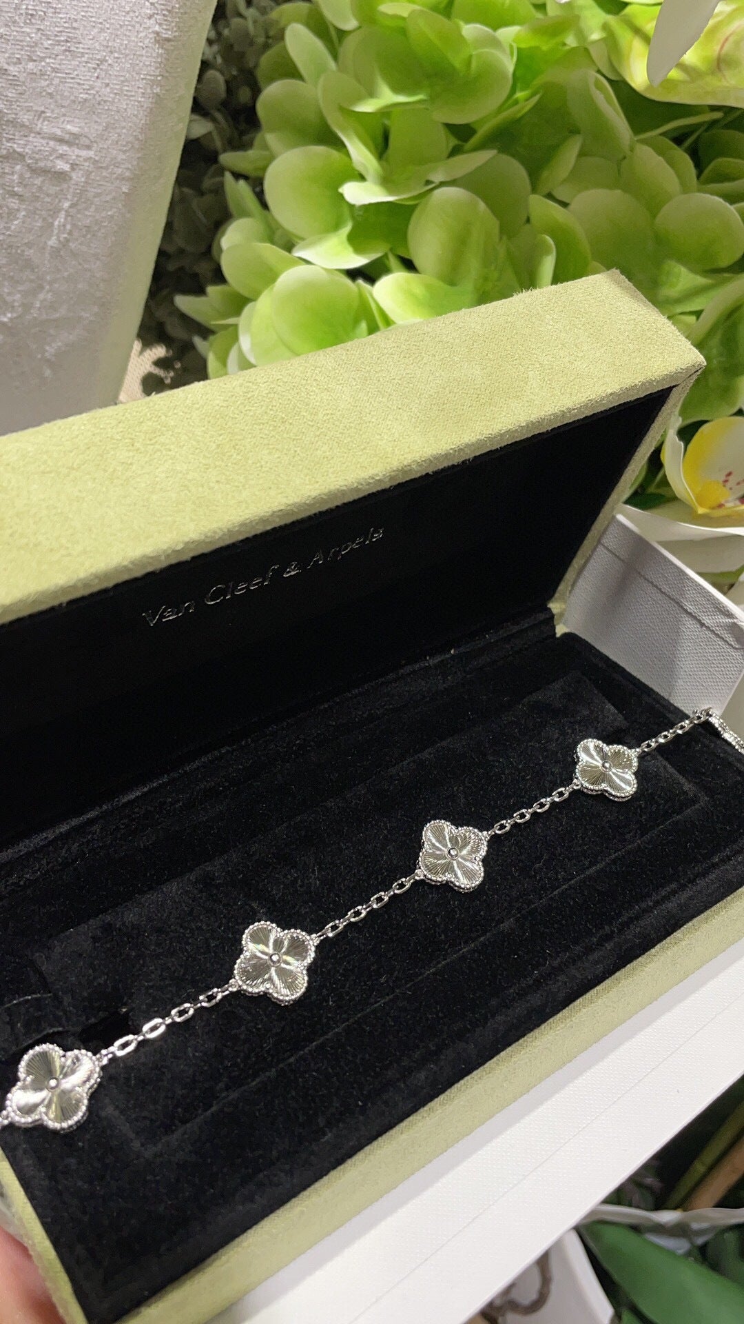 Pulseira Van Cleef & Arpels 'Alhambra 5 Motifs'