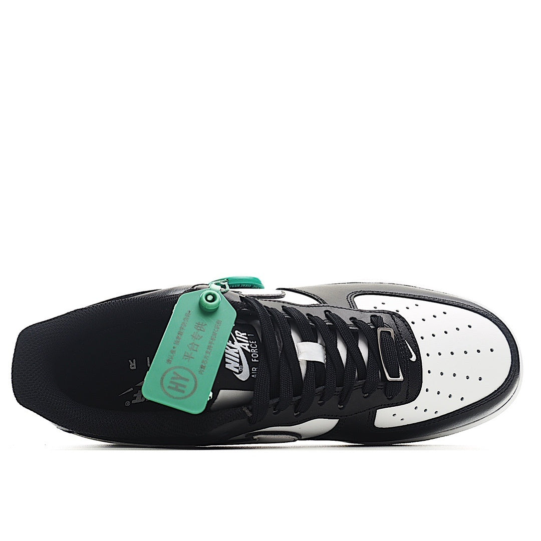 NIKE AIR FORCE 1 LOW PANDA