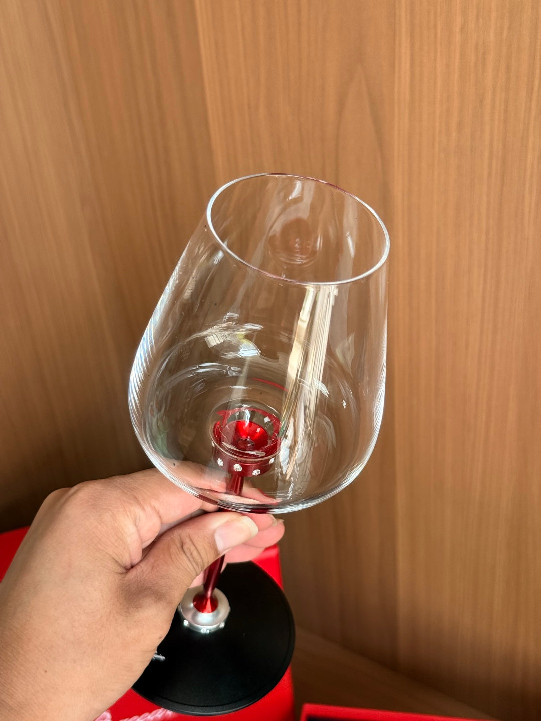 Baccarat 'Red Stem Wine Glass Set' (Cristal)