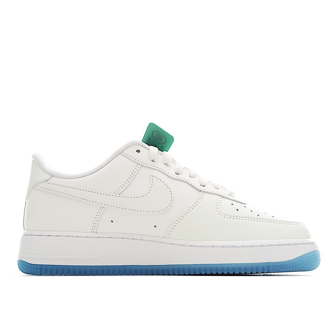 NIKE AIR FORCE 1 LOW 'REACTIVE SWOOSH' (MUDA DE COR NO SOL)
