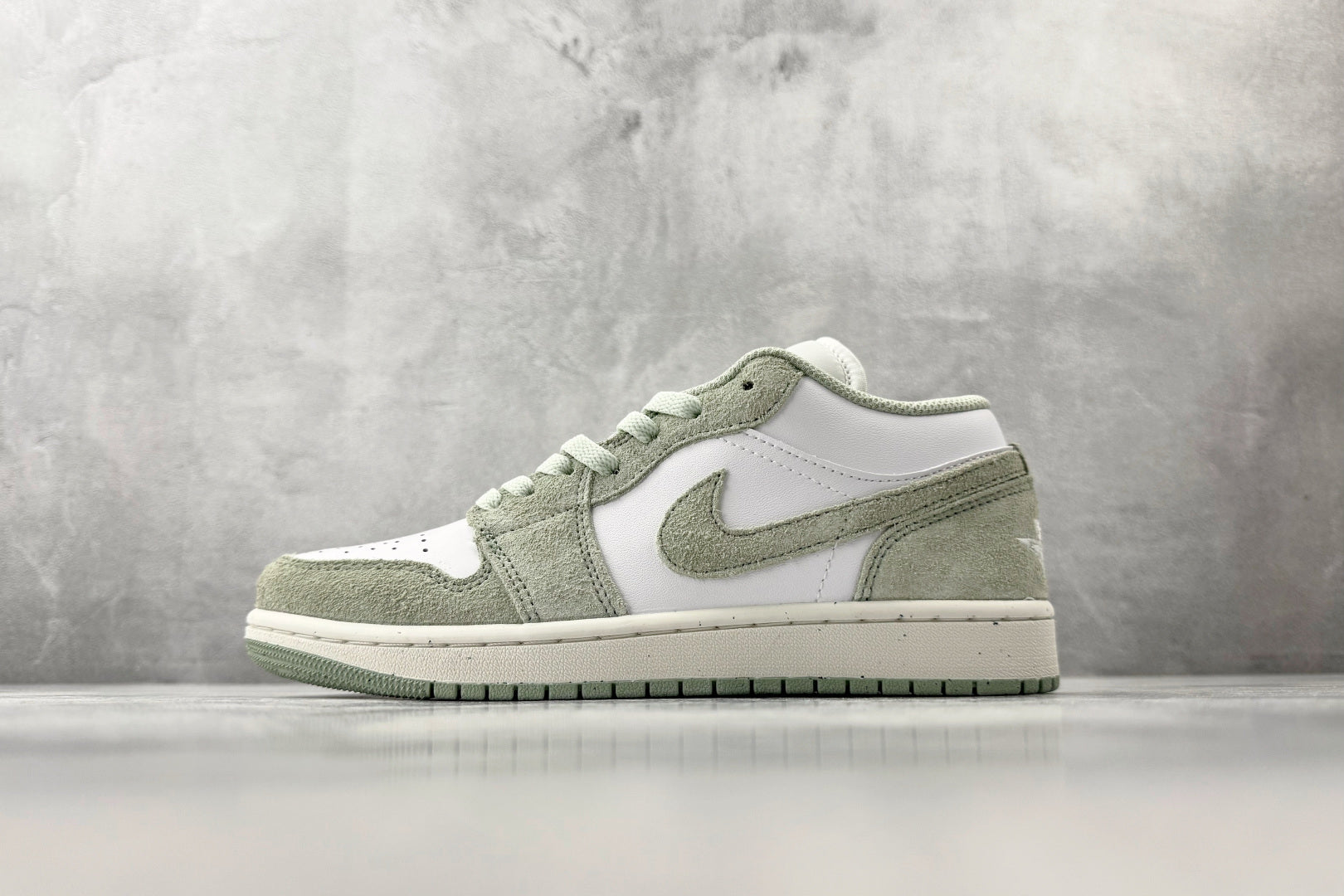 NIKE AIR JORDAN 1 LOW 'SEAFOAM'
