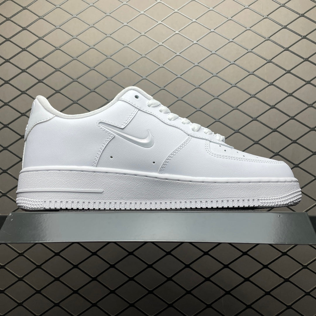 Nike Air Force 1 Low Jewel Triple White - lateral