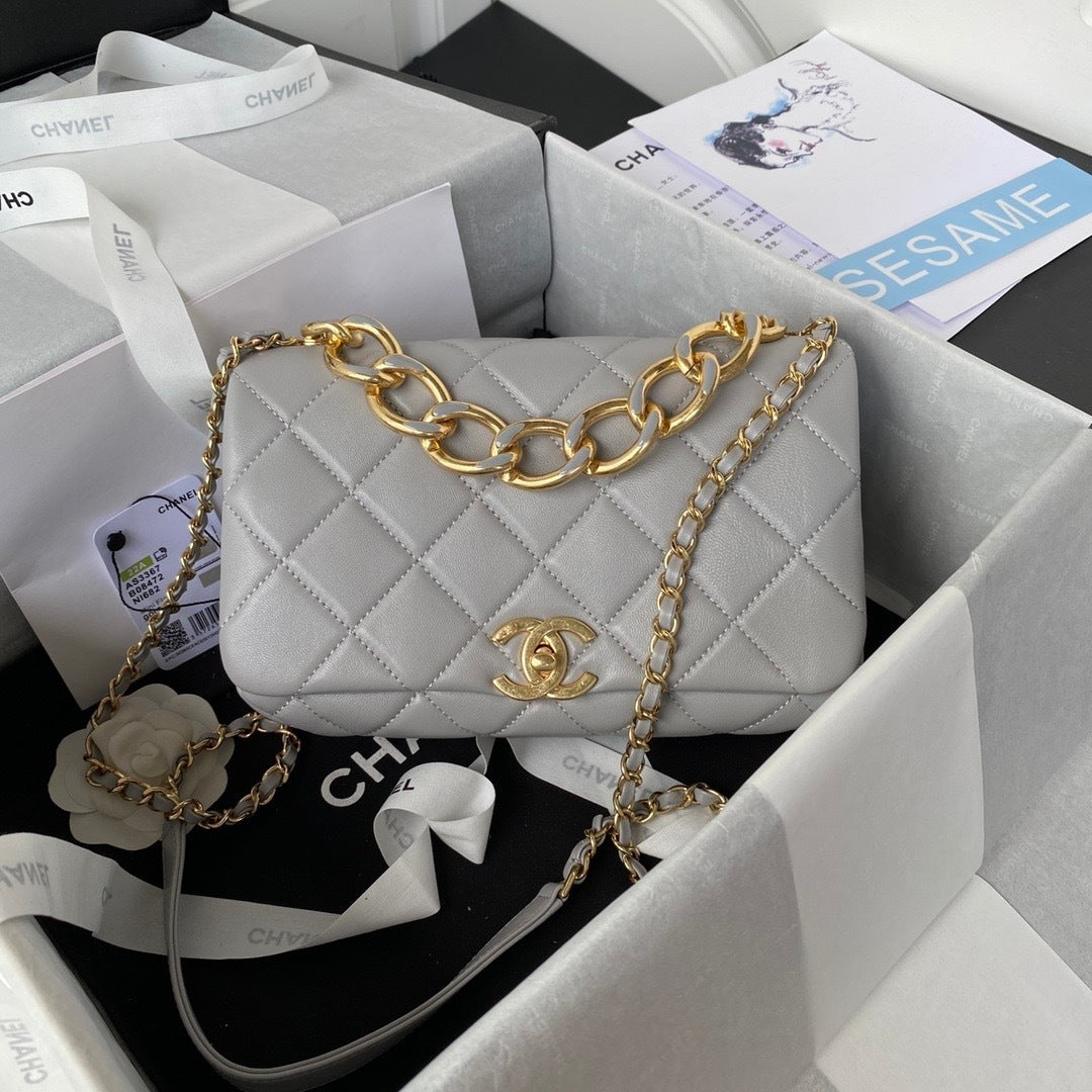 CHANEL ‘PRE LOVED’