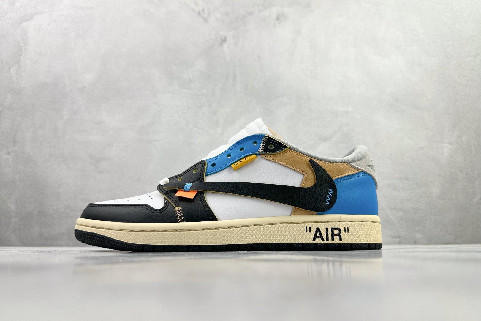 NIKE AIR JORDAN 1 LOW RETRO x TRAVIS SCOTT x FRAGMENT