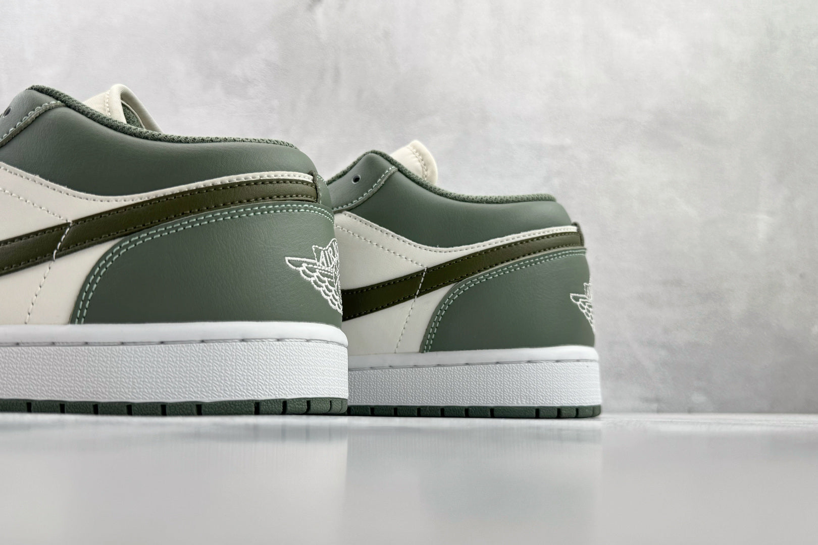 NIKE AIR JORDAN 1 LOW 'WHITE OLIVE'