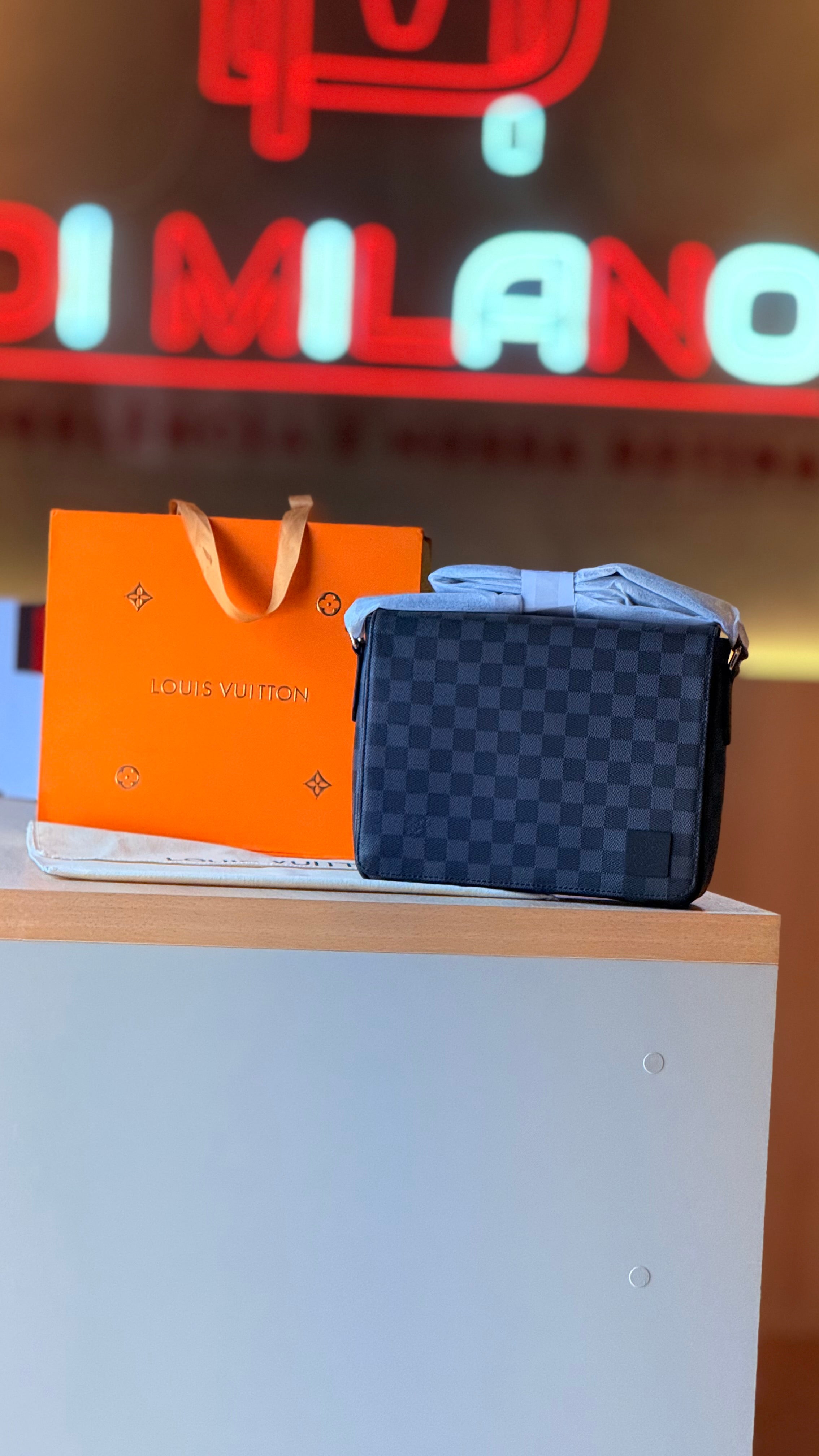 LOUIS VUITTON ‘DISTRICT DAMIER’