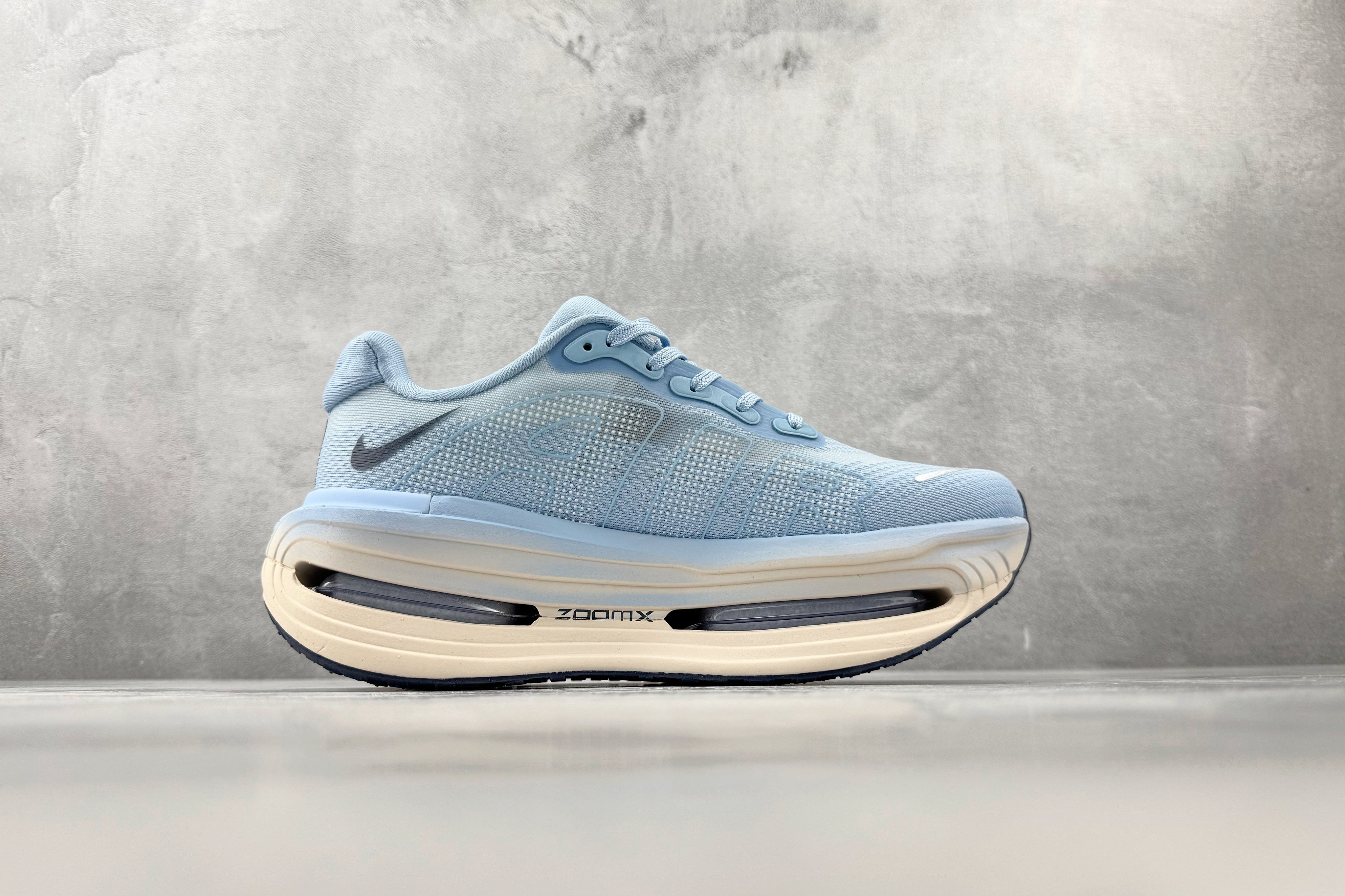 Nike 'Vomero Premium'
