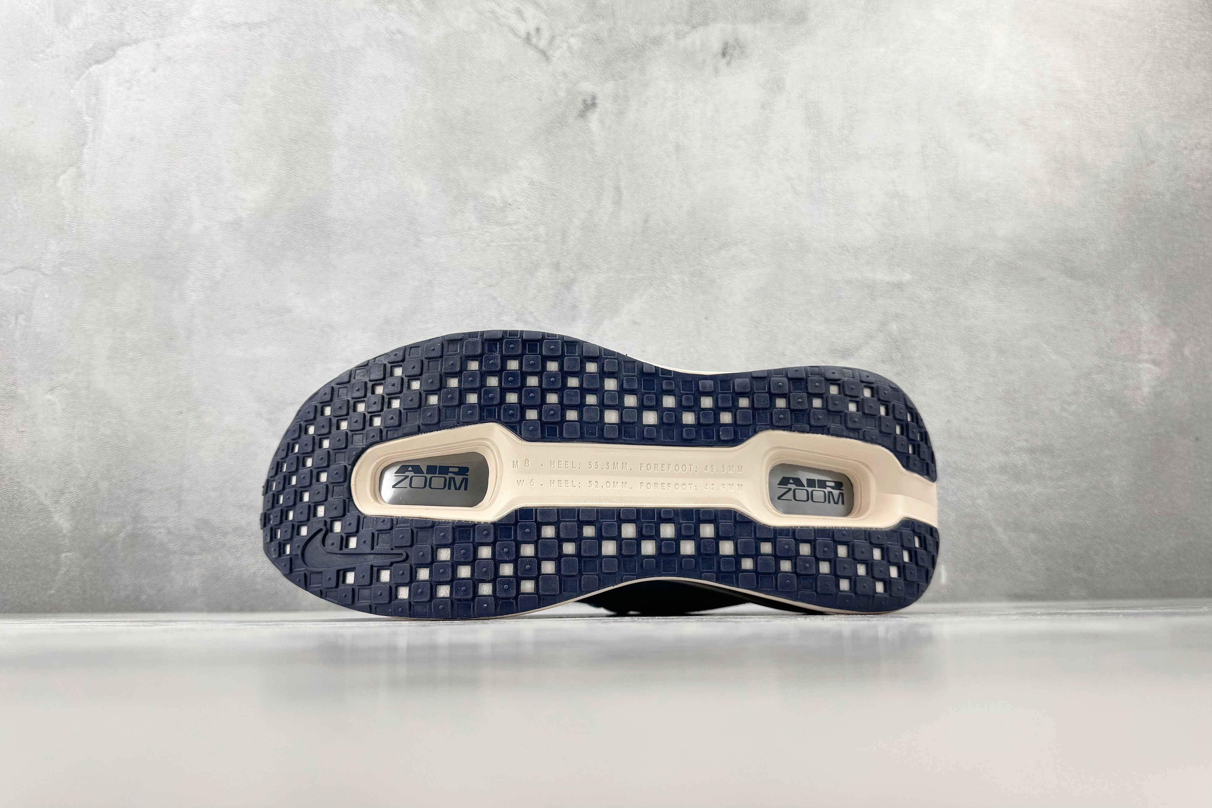 Nike 'Vomero Premium'