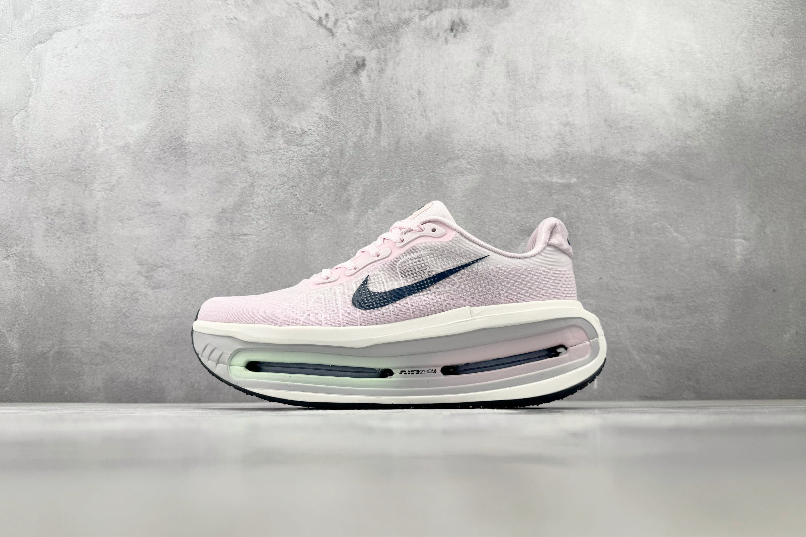 Nike 'Vomero Premium'