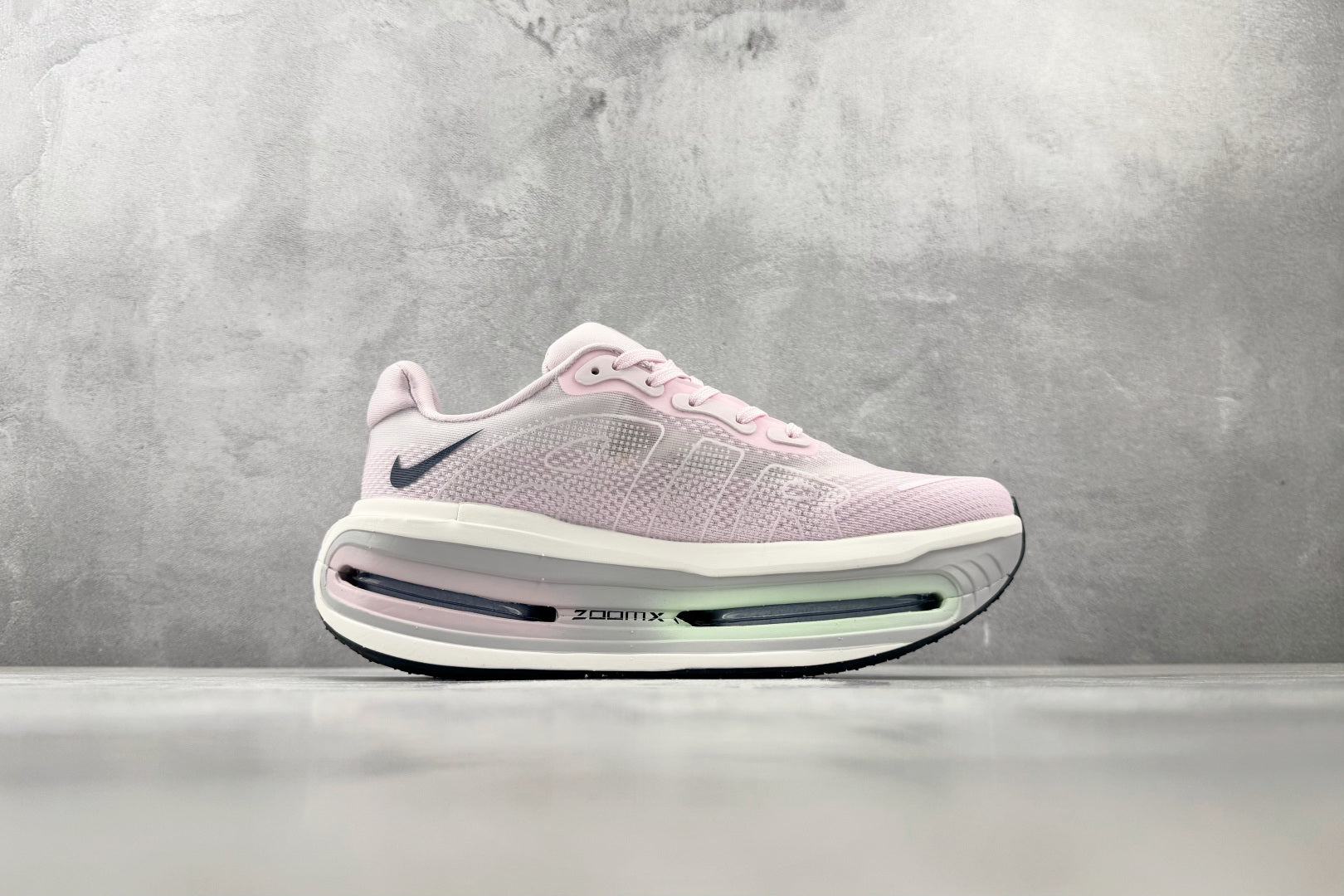 Nike 'Vomero Premium'
