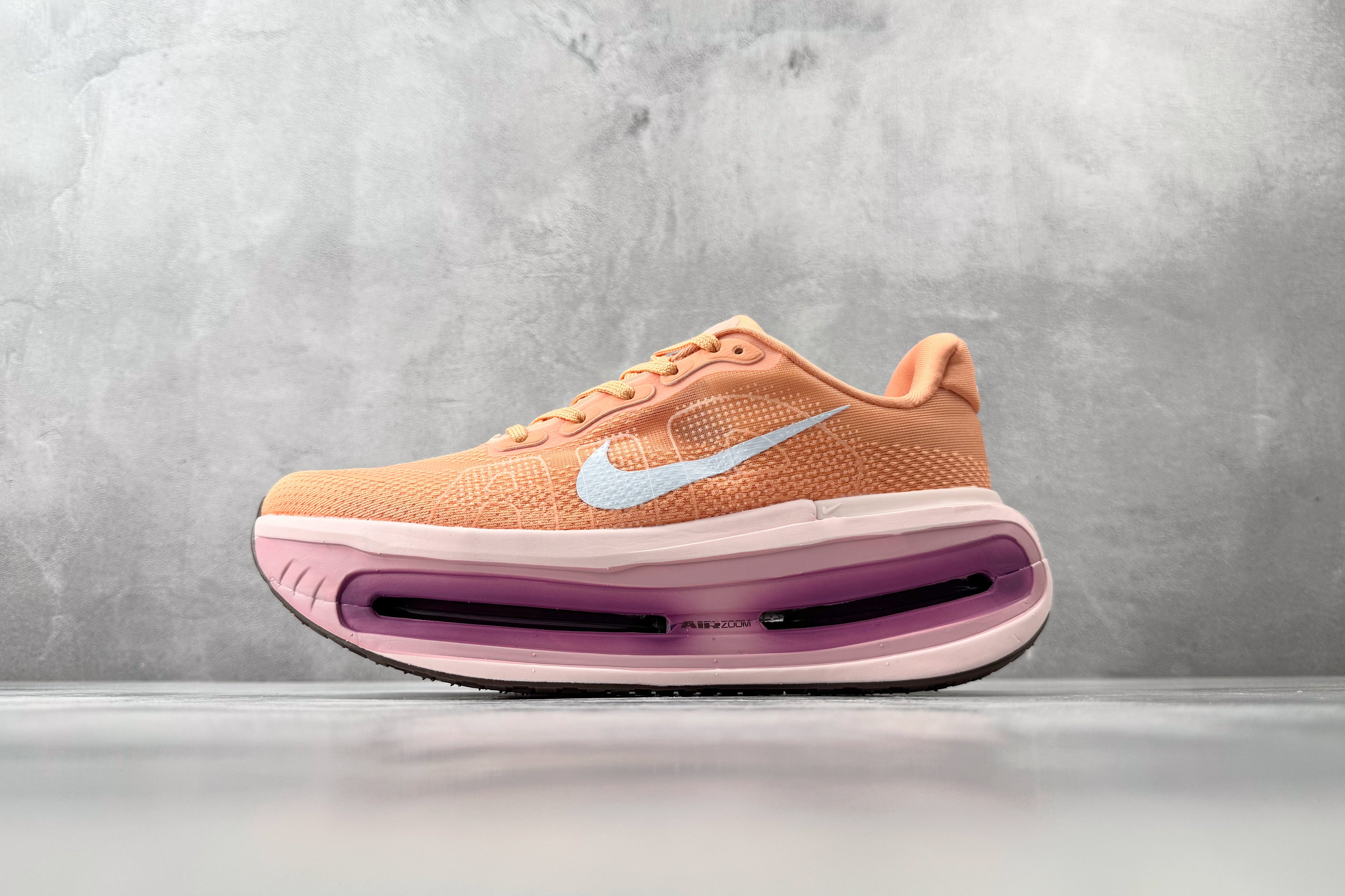 Nike 'Vomero Premium'