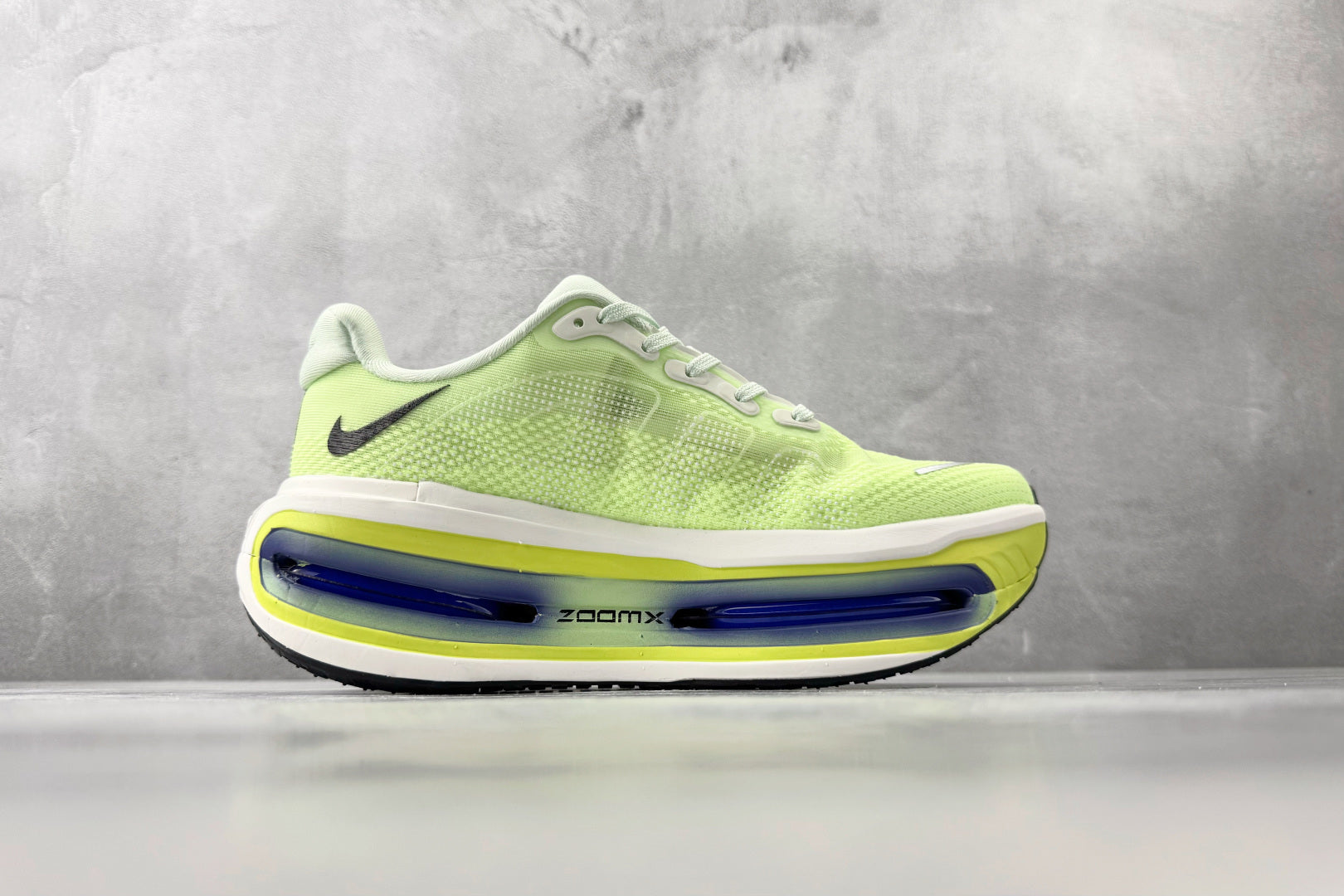 Nike 'Vomero Premium'