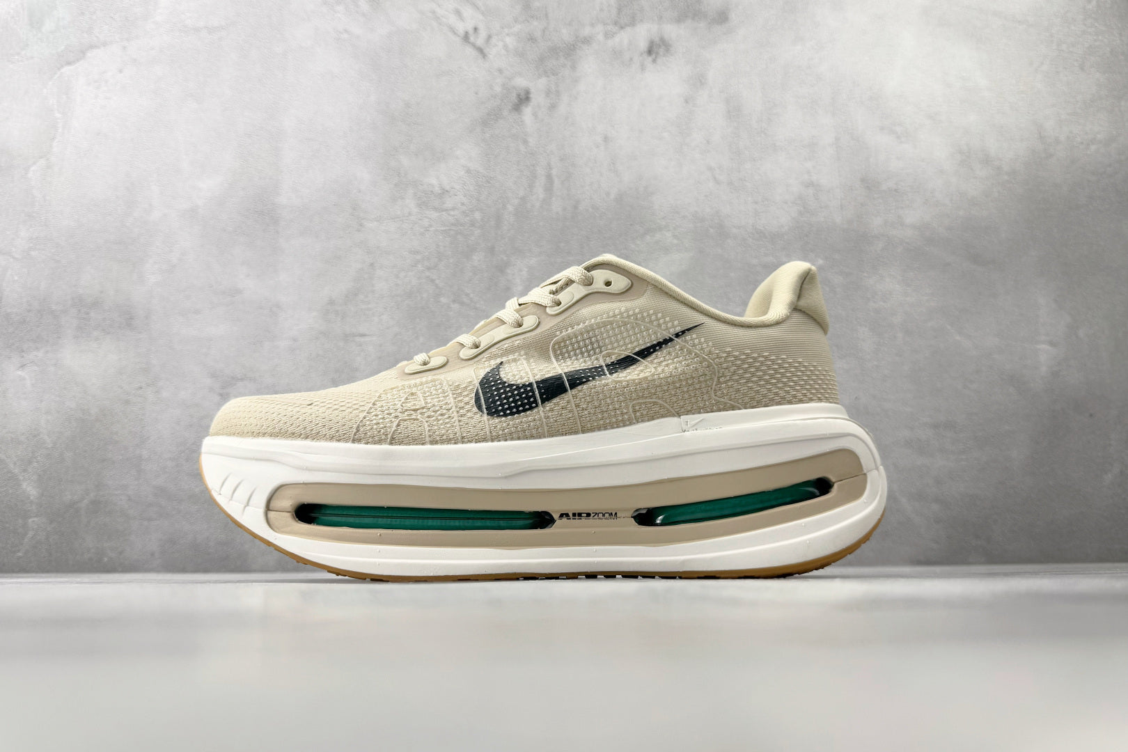Nike 'Vomero Premium'