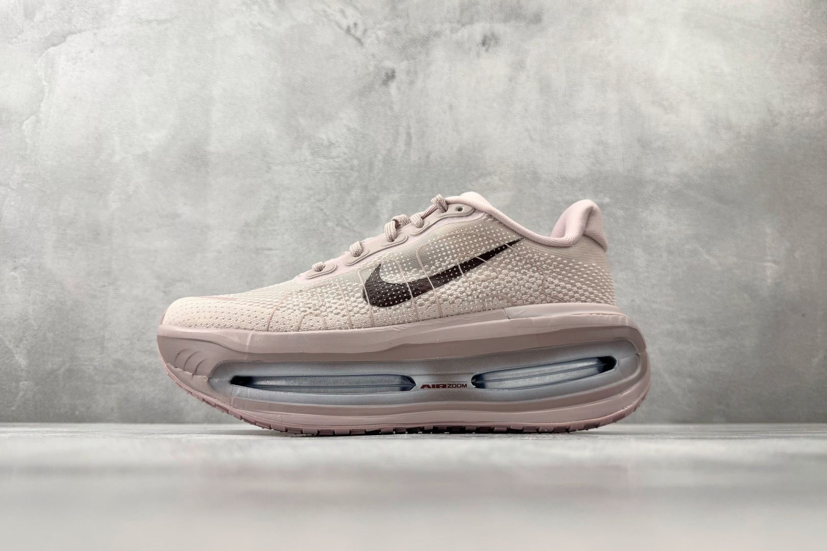 Nike 'Vomero Premium'