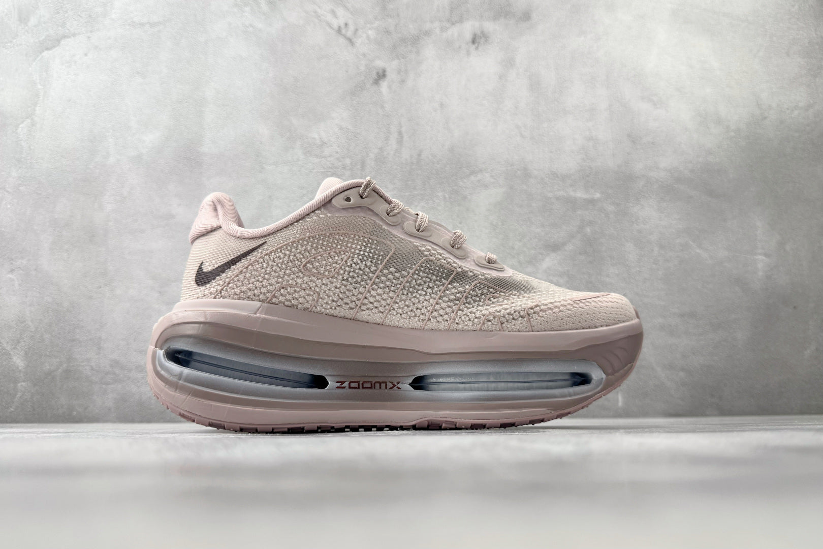 Nike 'Vomero Premium'