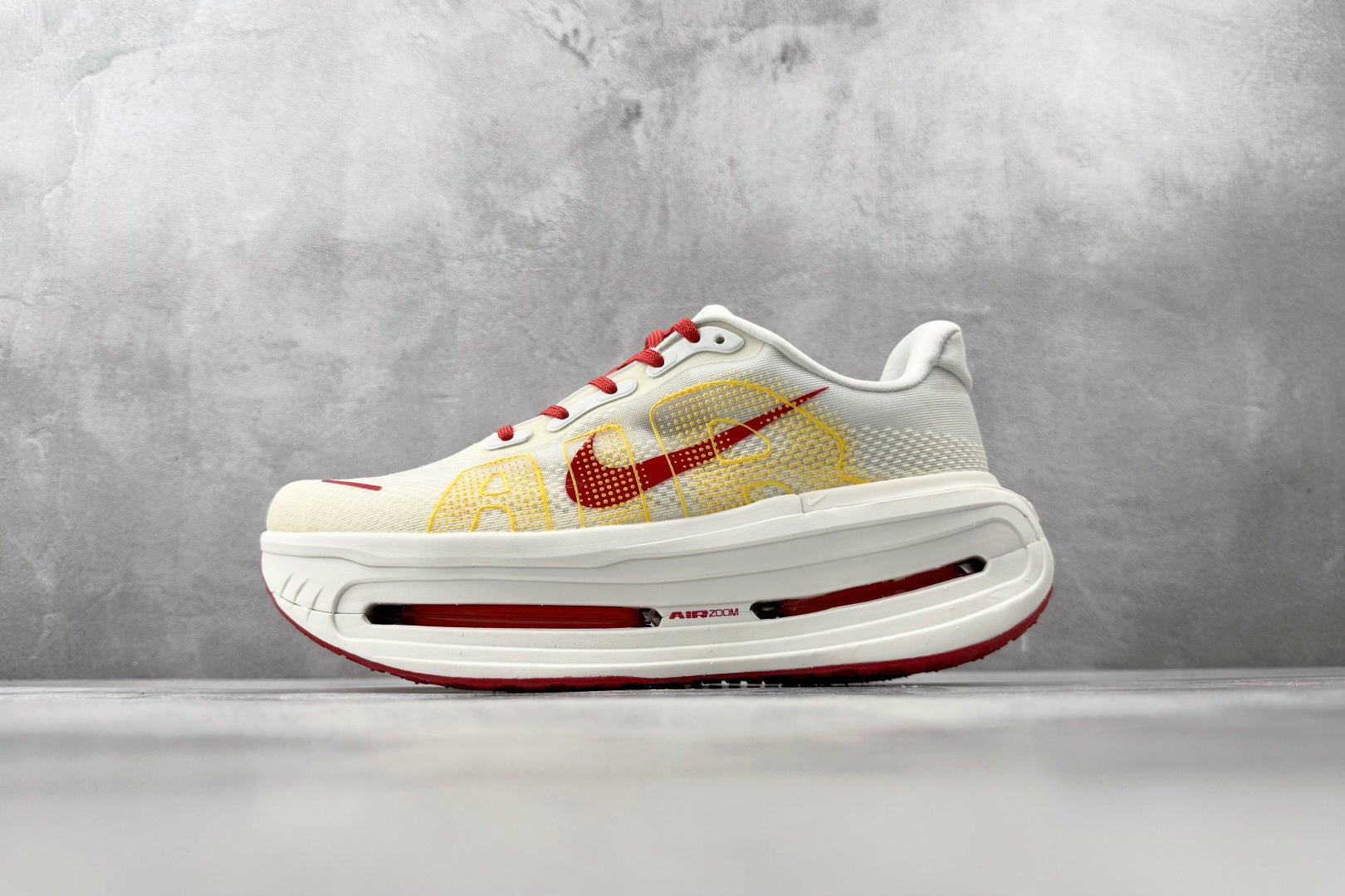 Nike 'Vomero Premium'