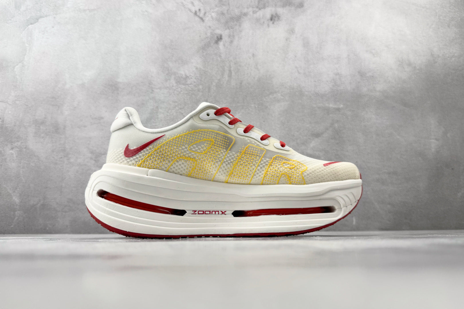 Nike 'Vomero Premium'