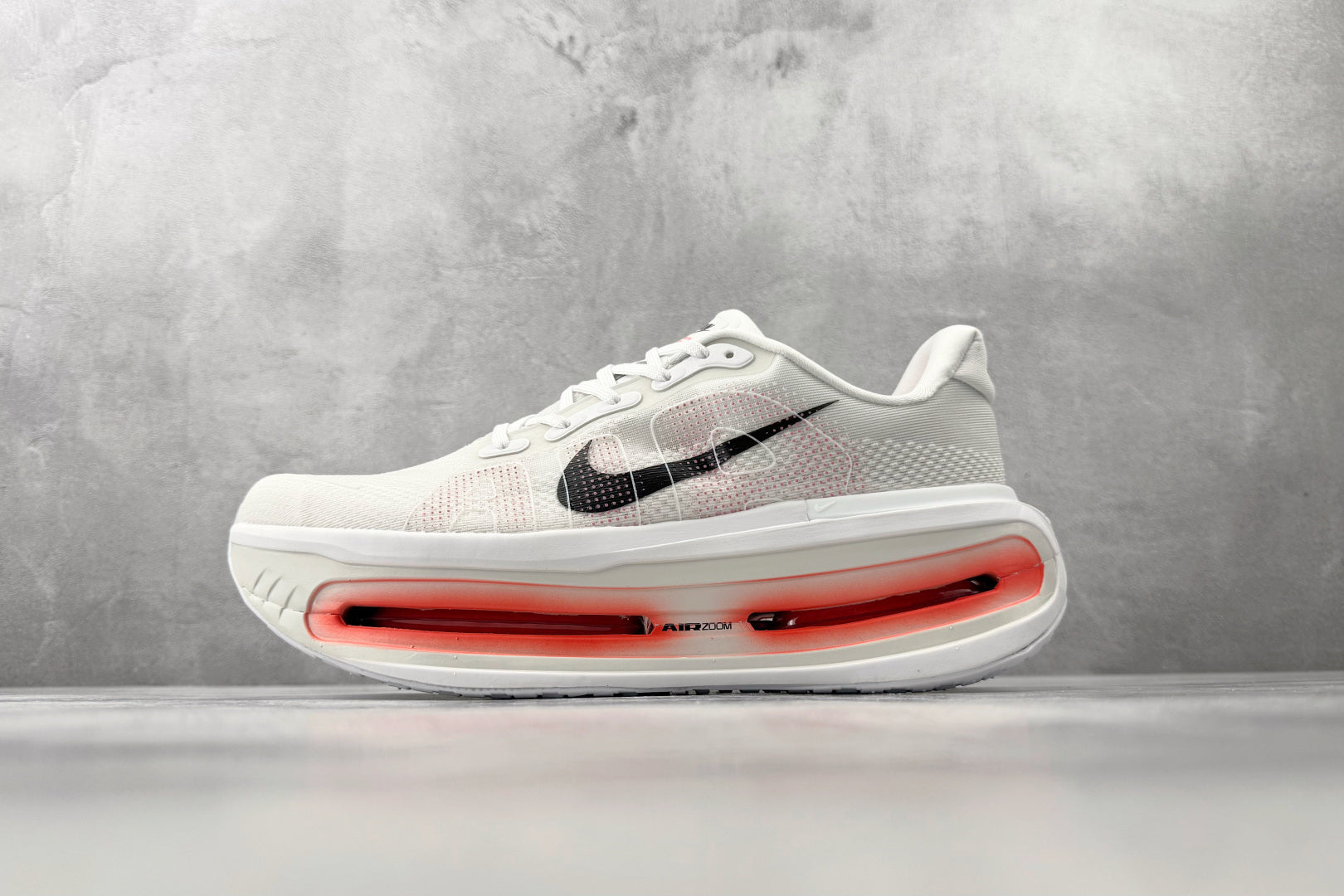 Nike 'Vomero Premium'