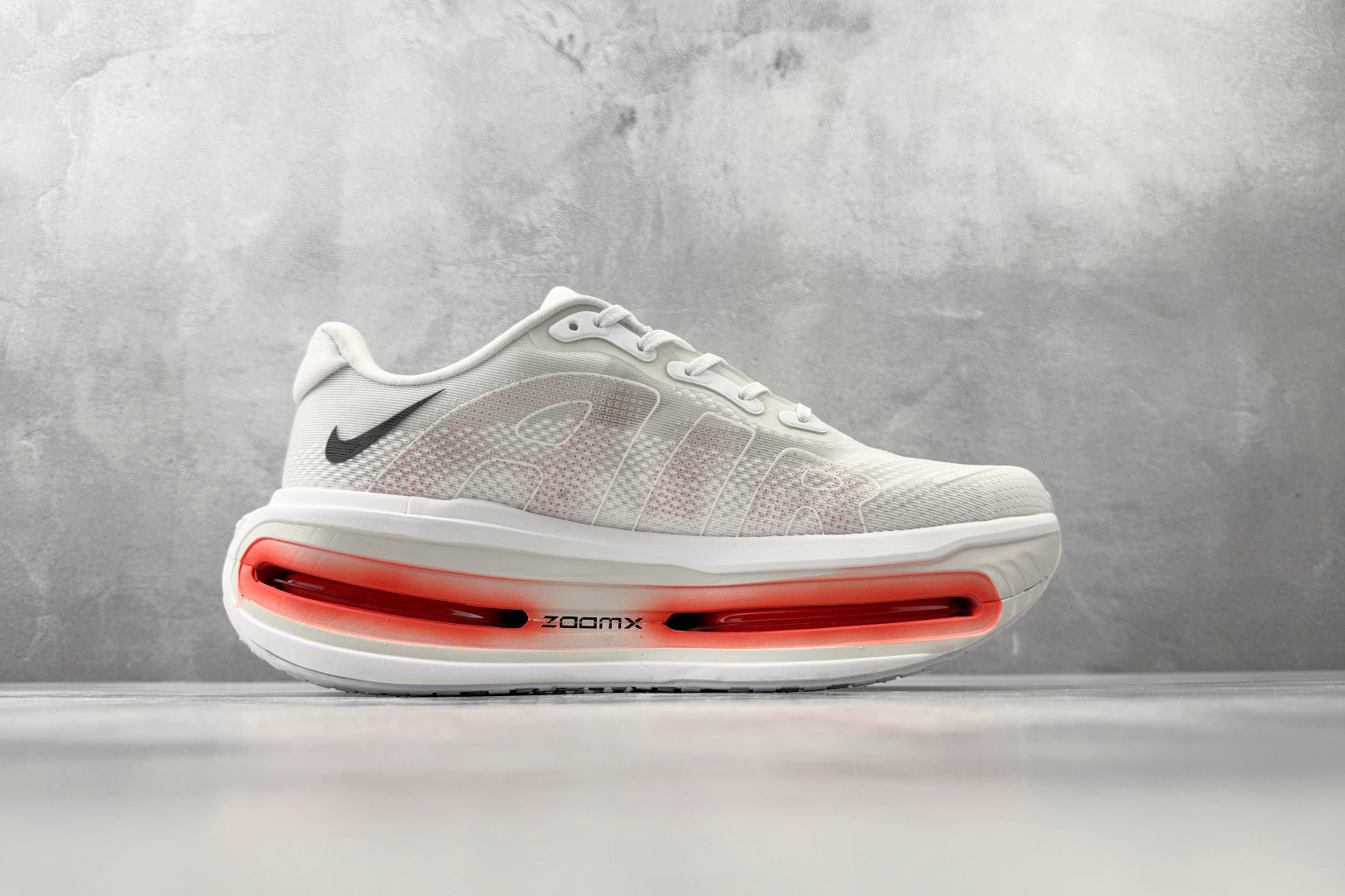 Nike 'Vomero Premium'