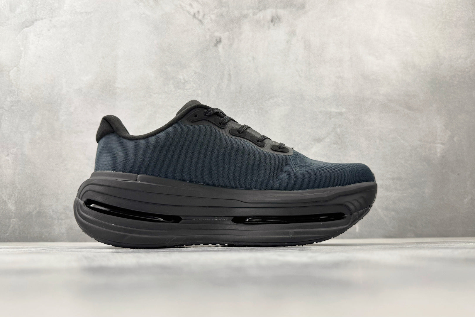 Nike 'Vomero Premium'
