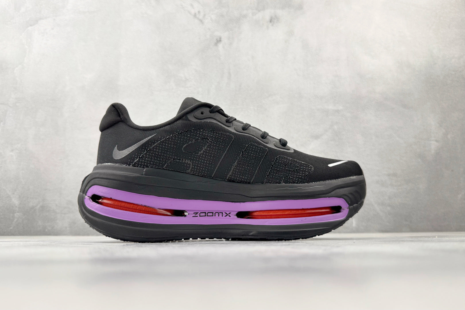 Nike 'Vomero Premium'