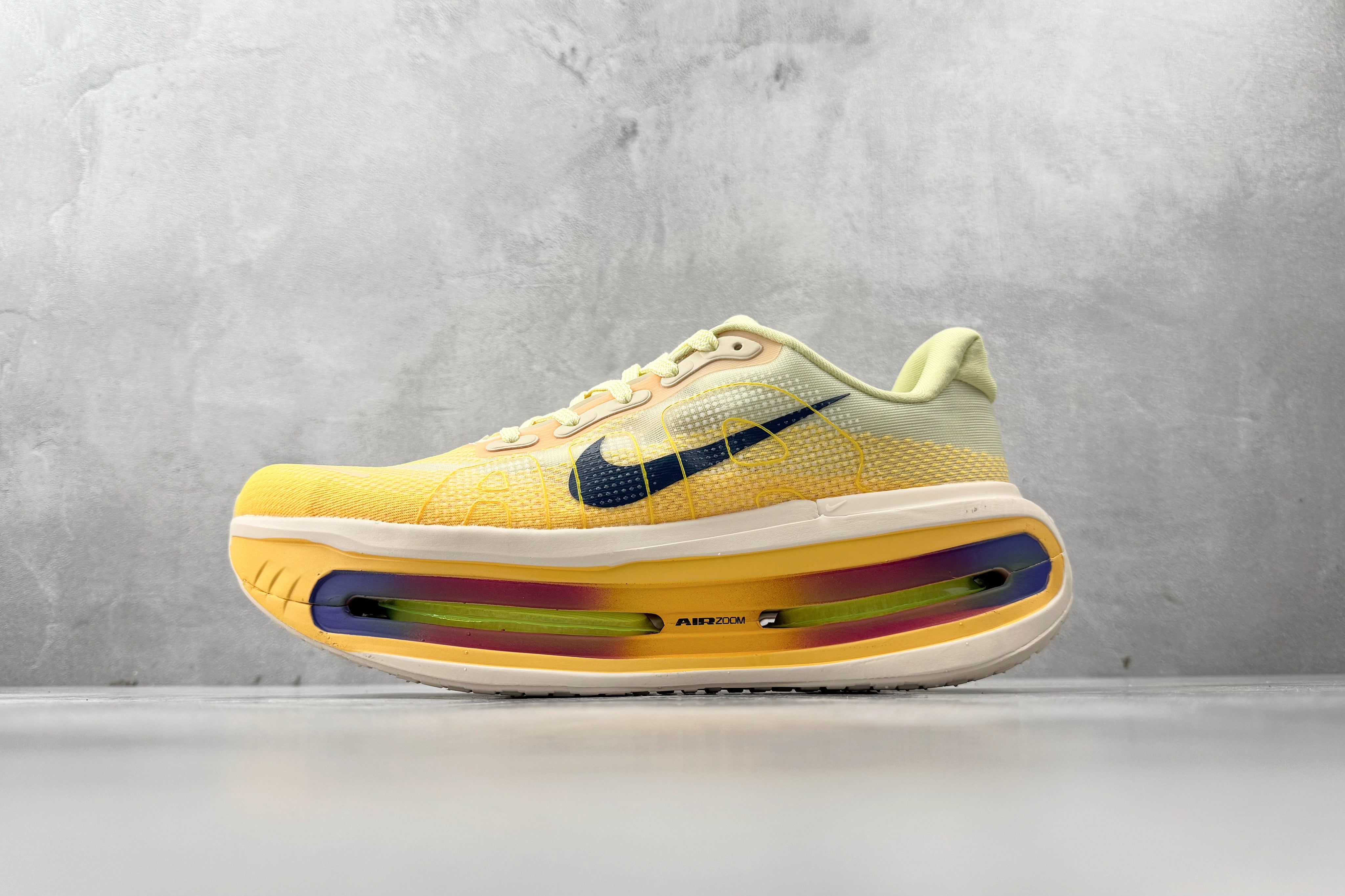 Nike 'Vomero Premium'