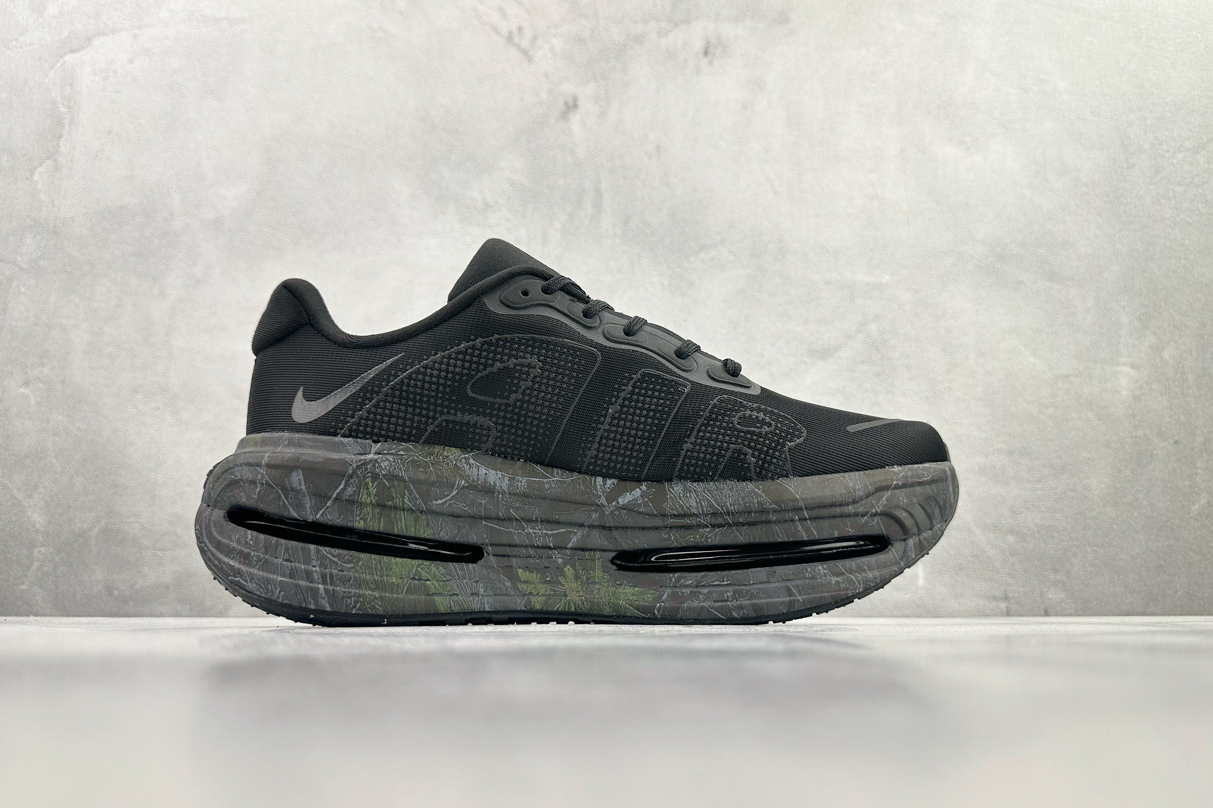 Nike 'Vomero Premium'