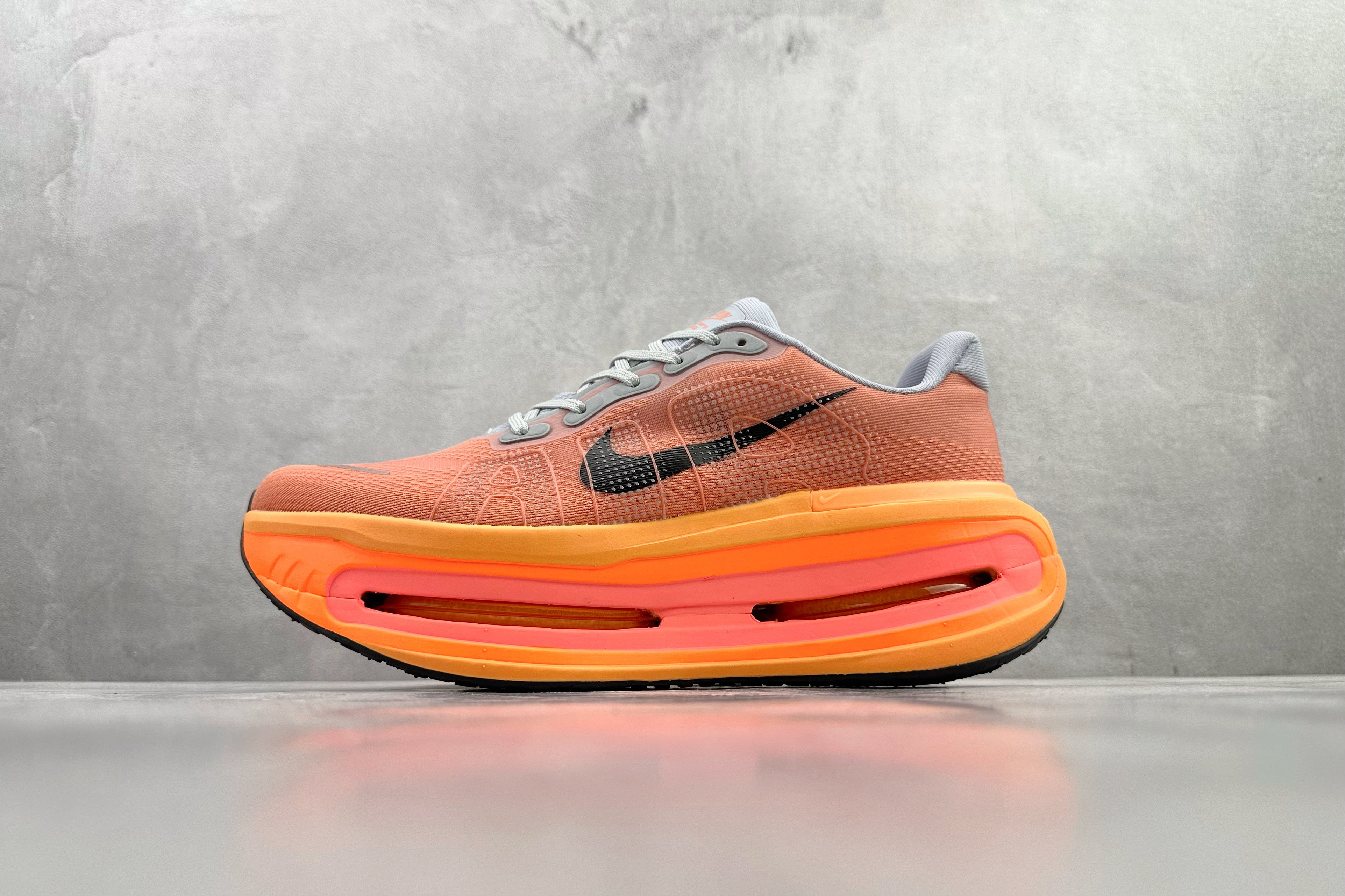 Nike 'Vomero Premium'