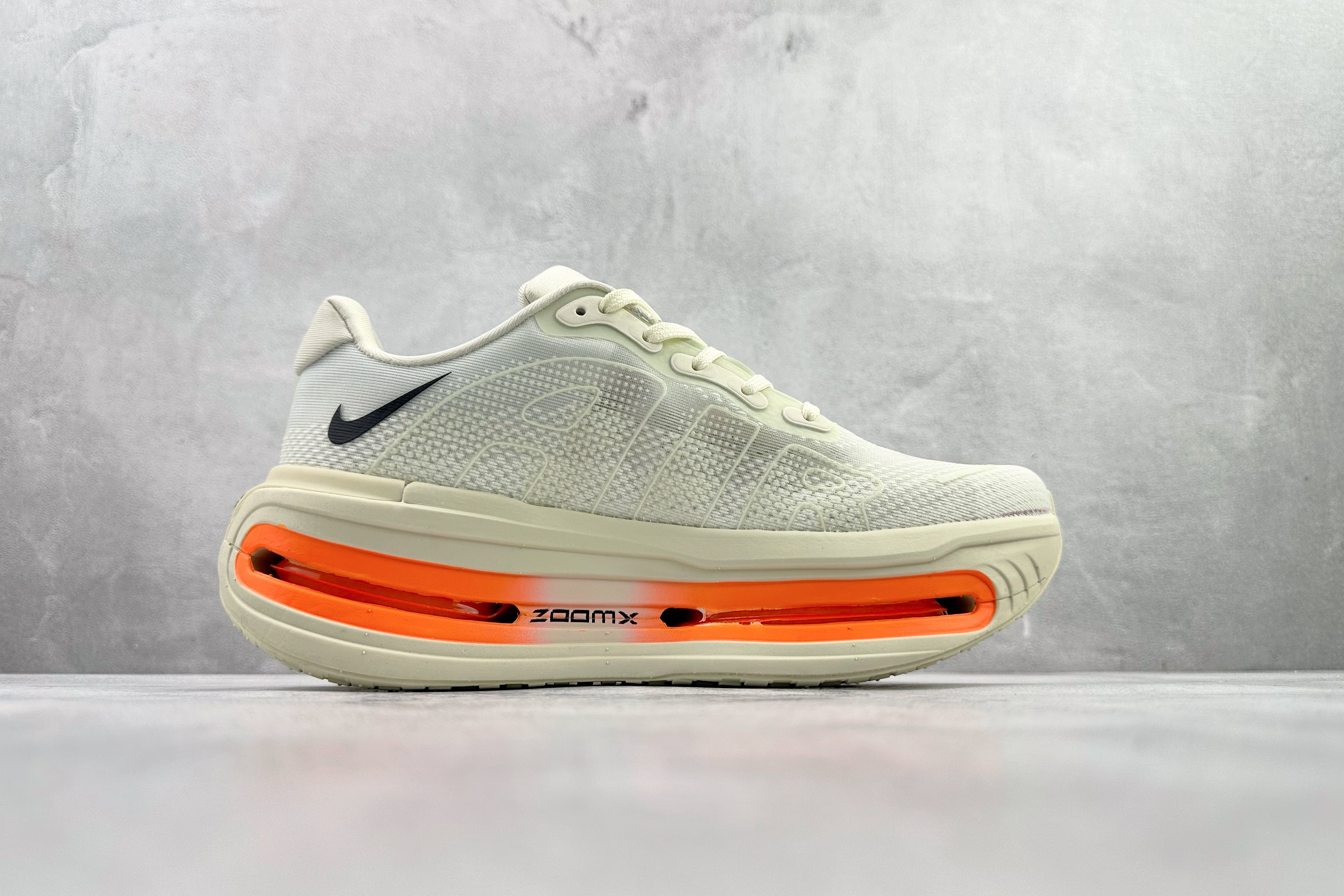 Nike 'Vomero Premium'