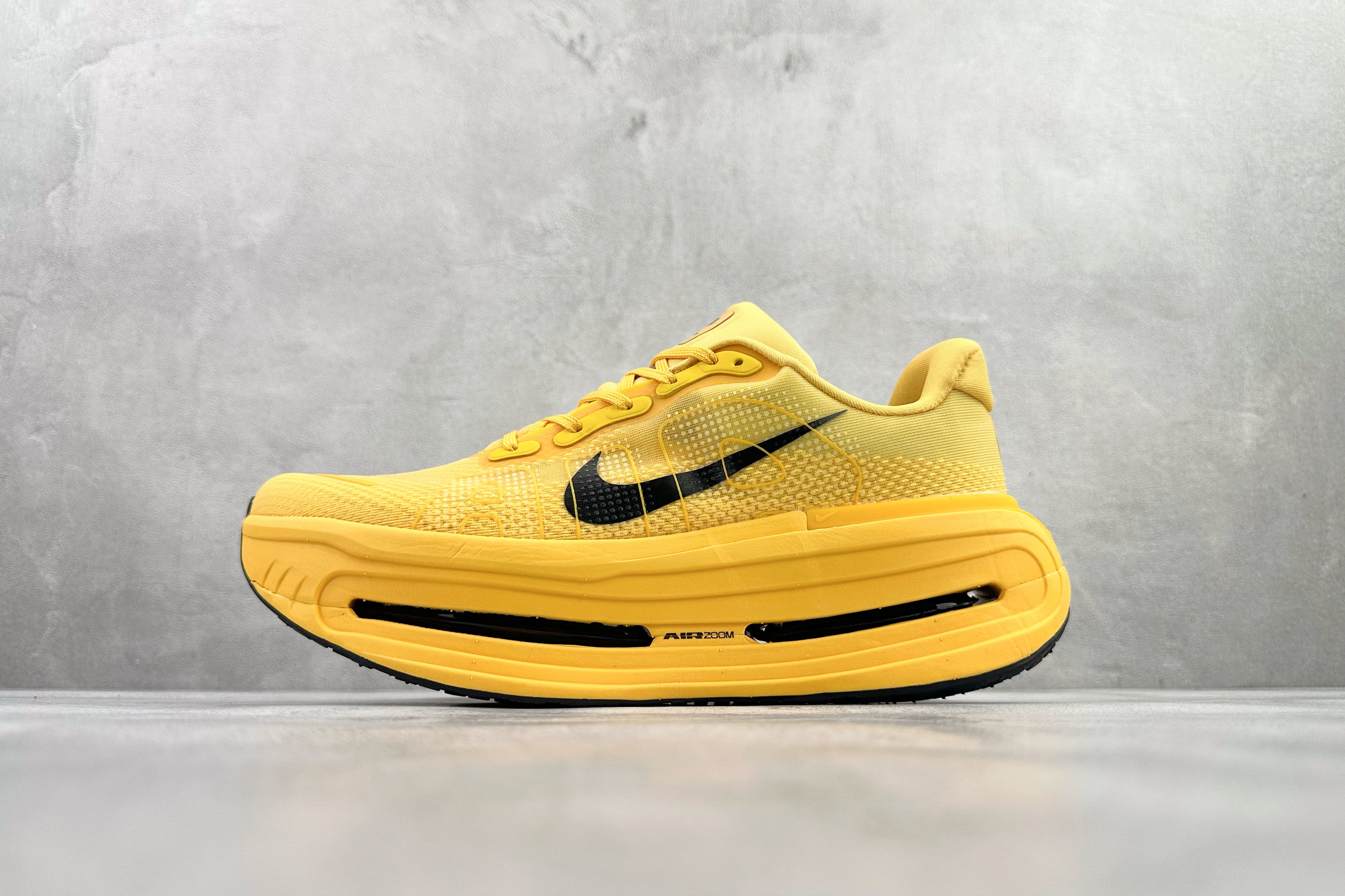 Nike 'Vomero Premium'