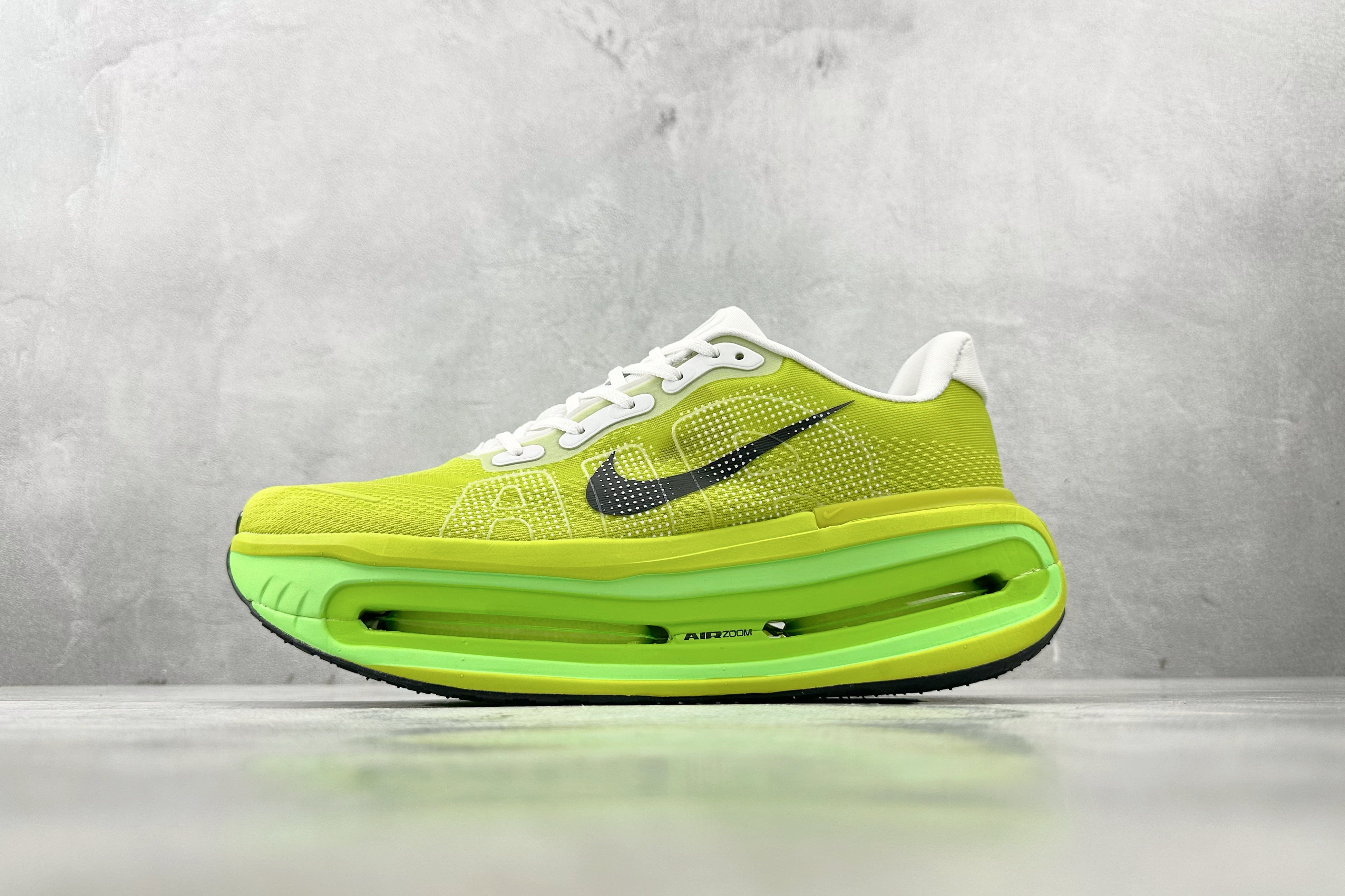 Nike 'Vomero Premium'