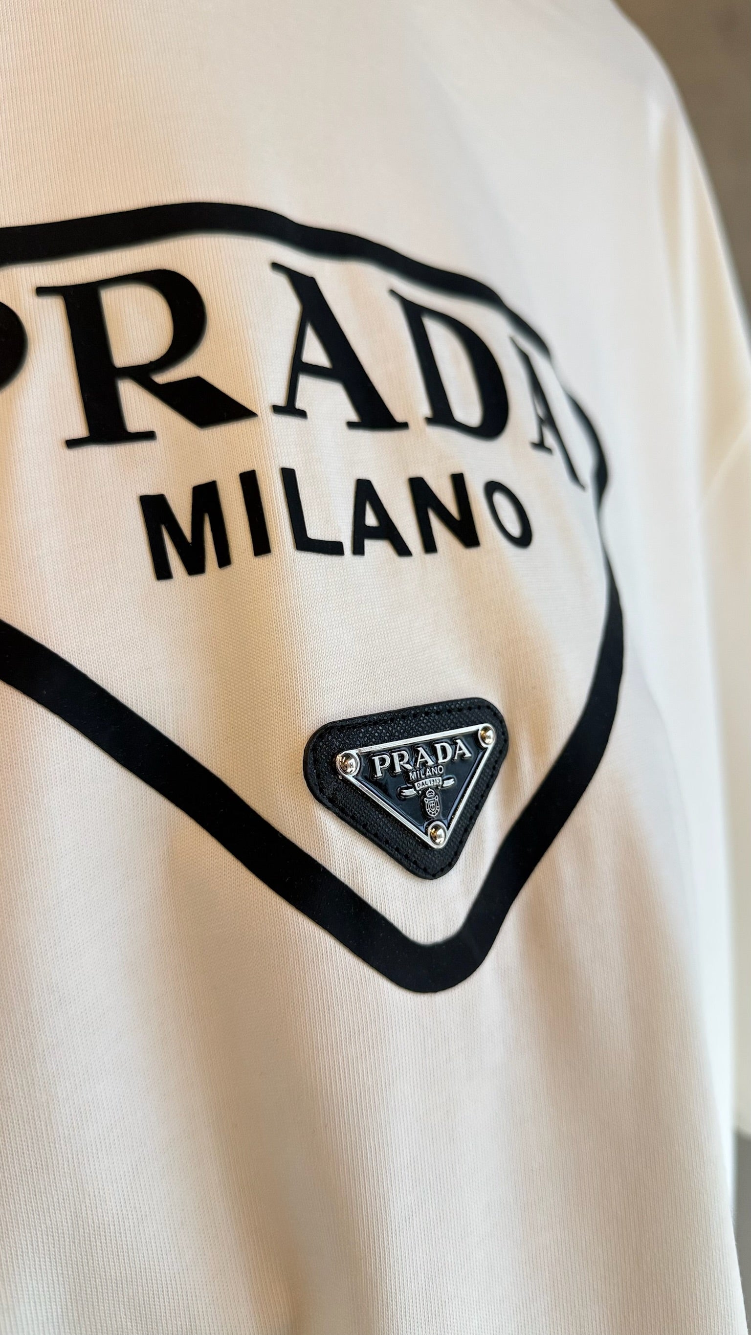 Camiseta Prada (Oversized)