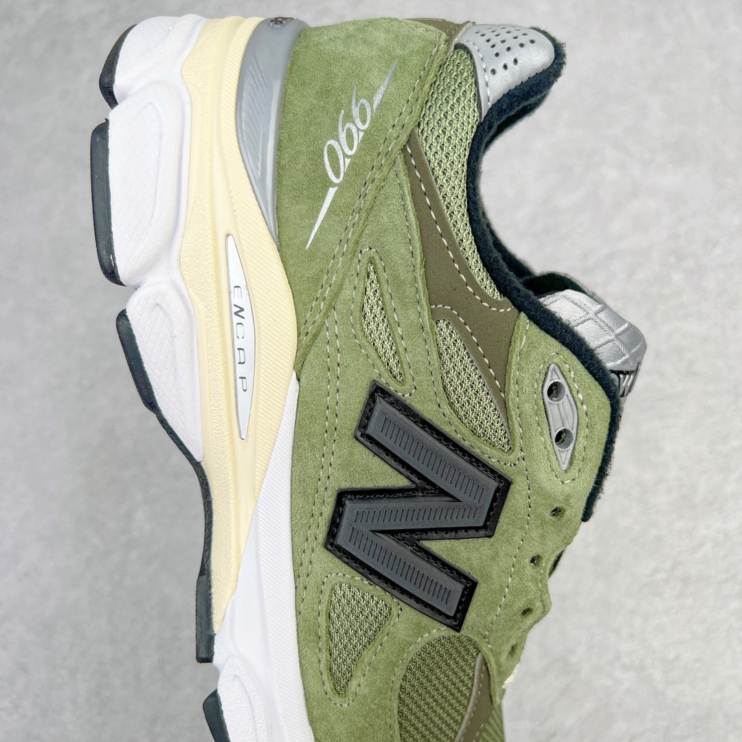 New Balance 990v6