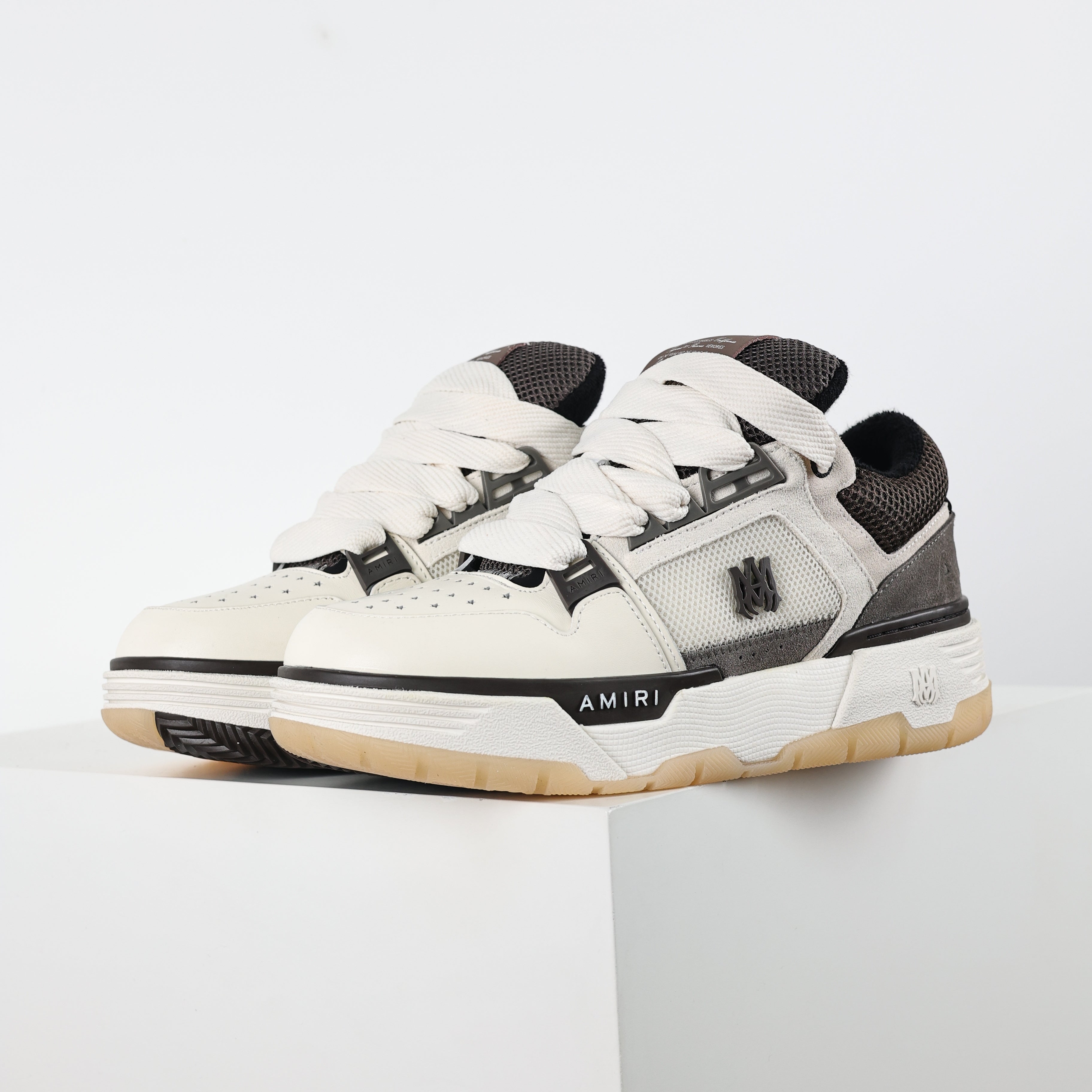 Tenis AMIRI MA-1 - Branco/Marrom