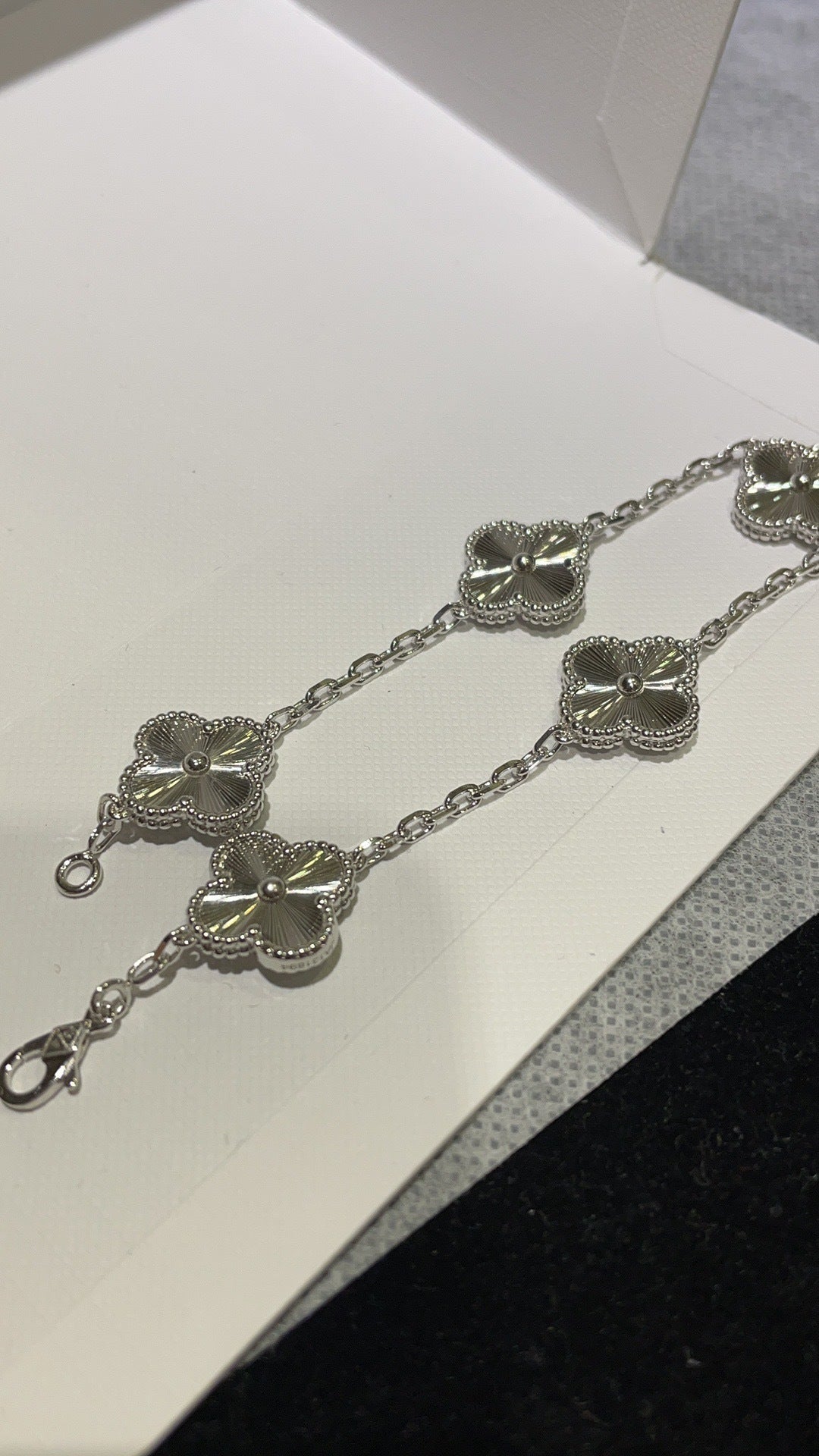 Pulseira Van Cleef & Arpels 'Alhambra 5 Motifs'