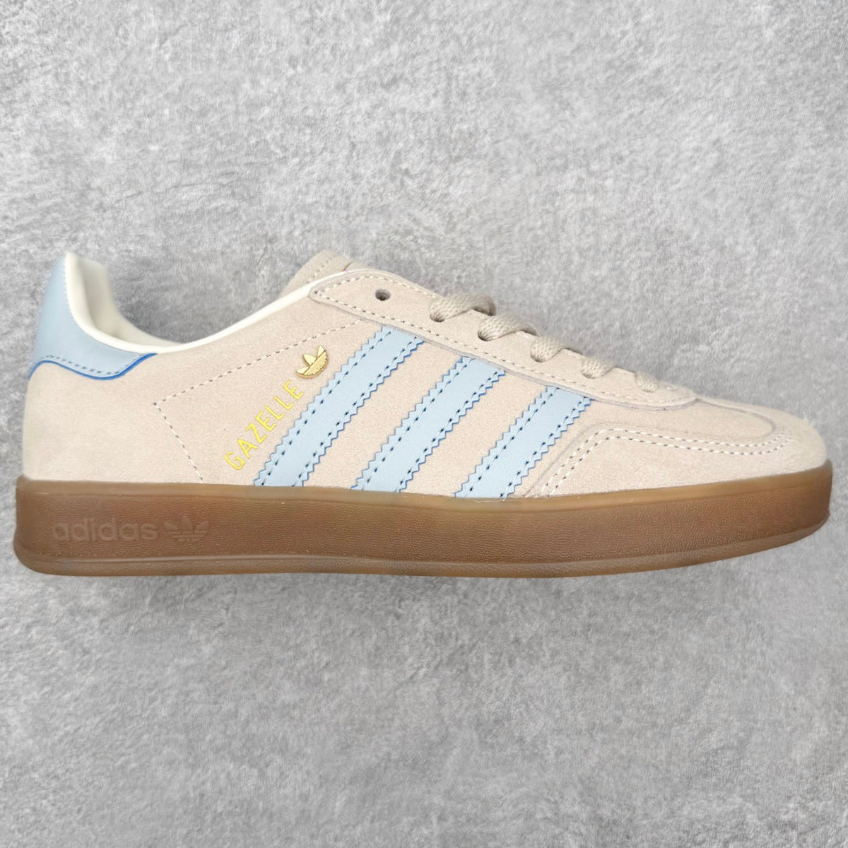 Adidas 'Gazelle' Beige / Light Blue / Gum - vista lateral