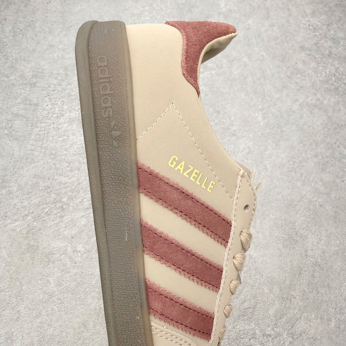 Adidas 'Gazelle' Taupe / Burgundy
