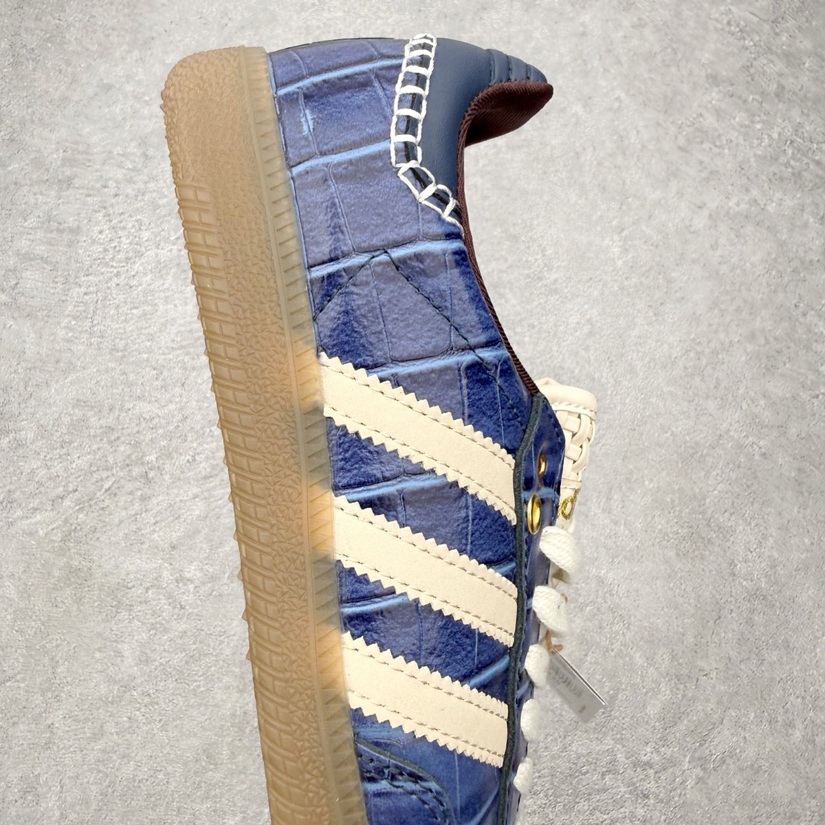 Adidas x Wales Bonner Samba OG Navy Croc - detalhe lateral